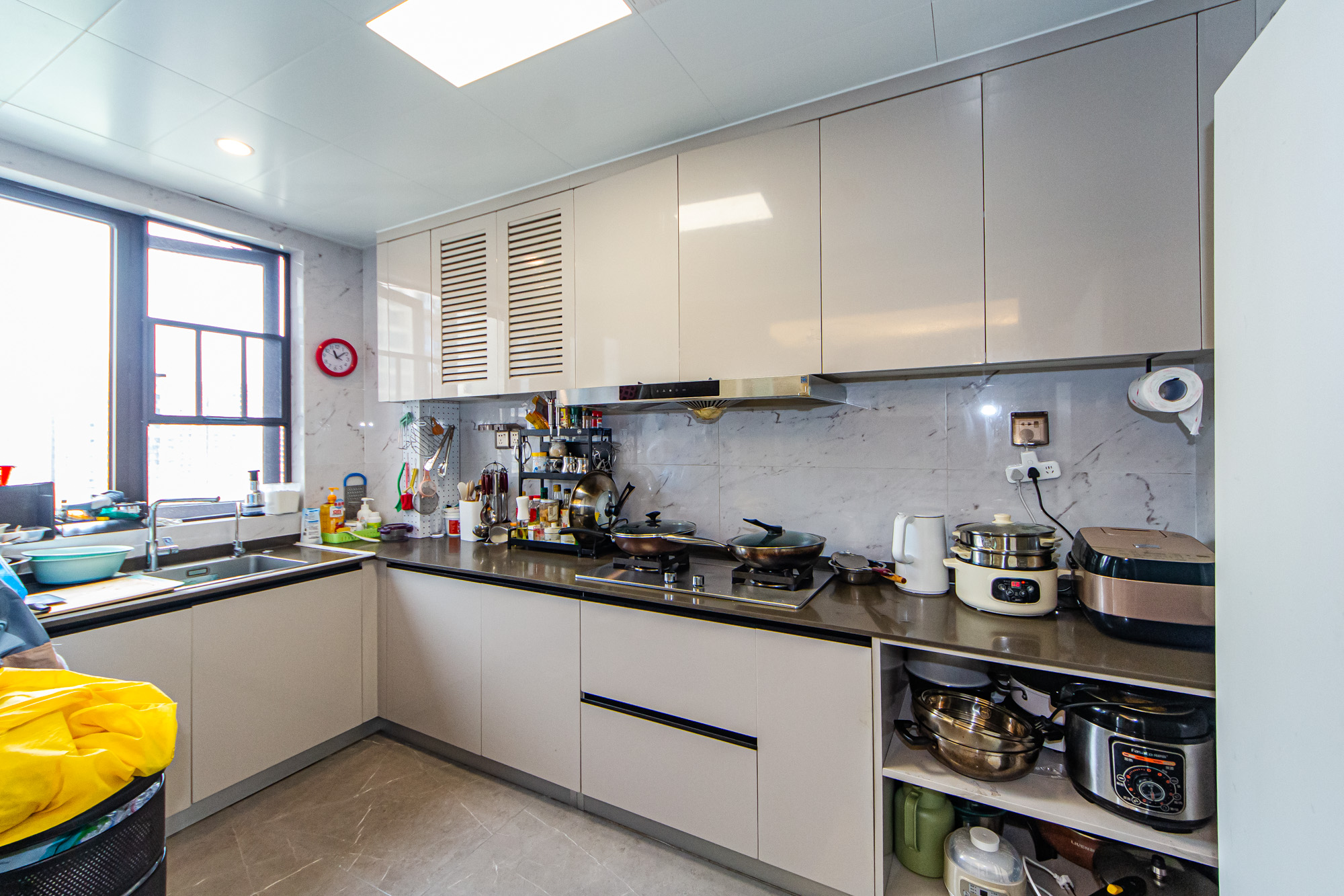 龙湖春江天玺 4室2厅2卫 246.0万 龙湖春江天玺 4室2厅2卫 246.0万厨房