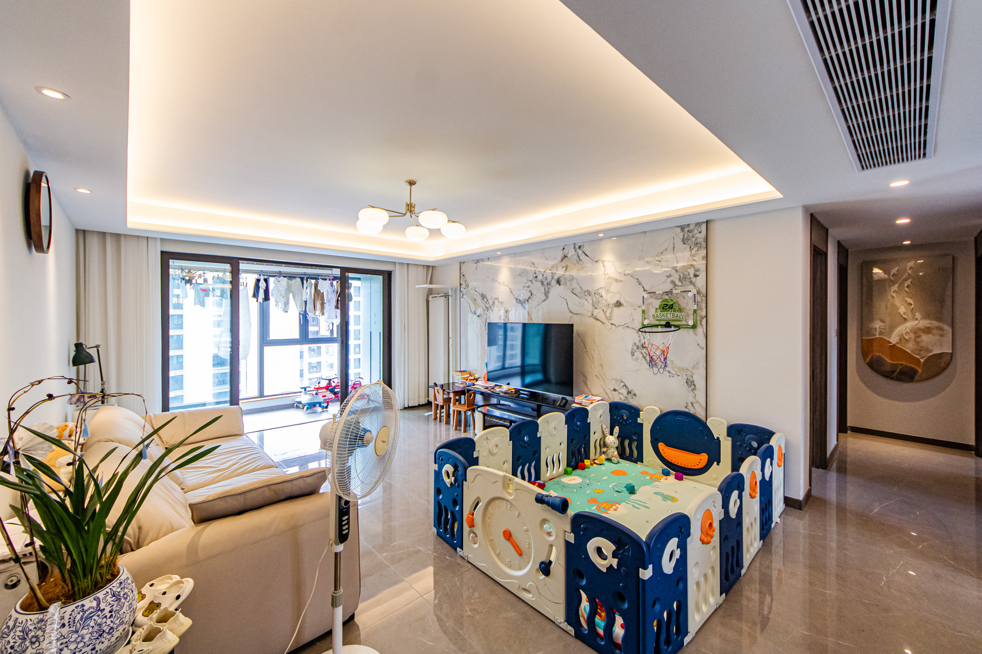 龙湖春江天玺 4室2厅2卫 246.0万 龙湖春江天玺 4室2厅2卫 246.0万客厅