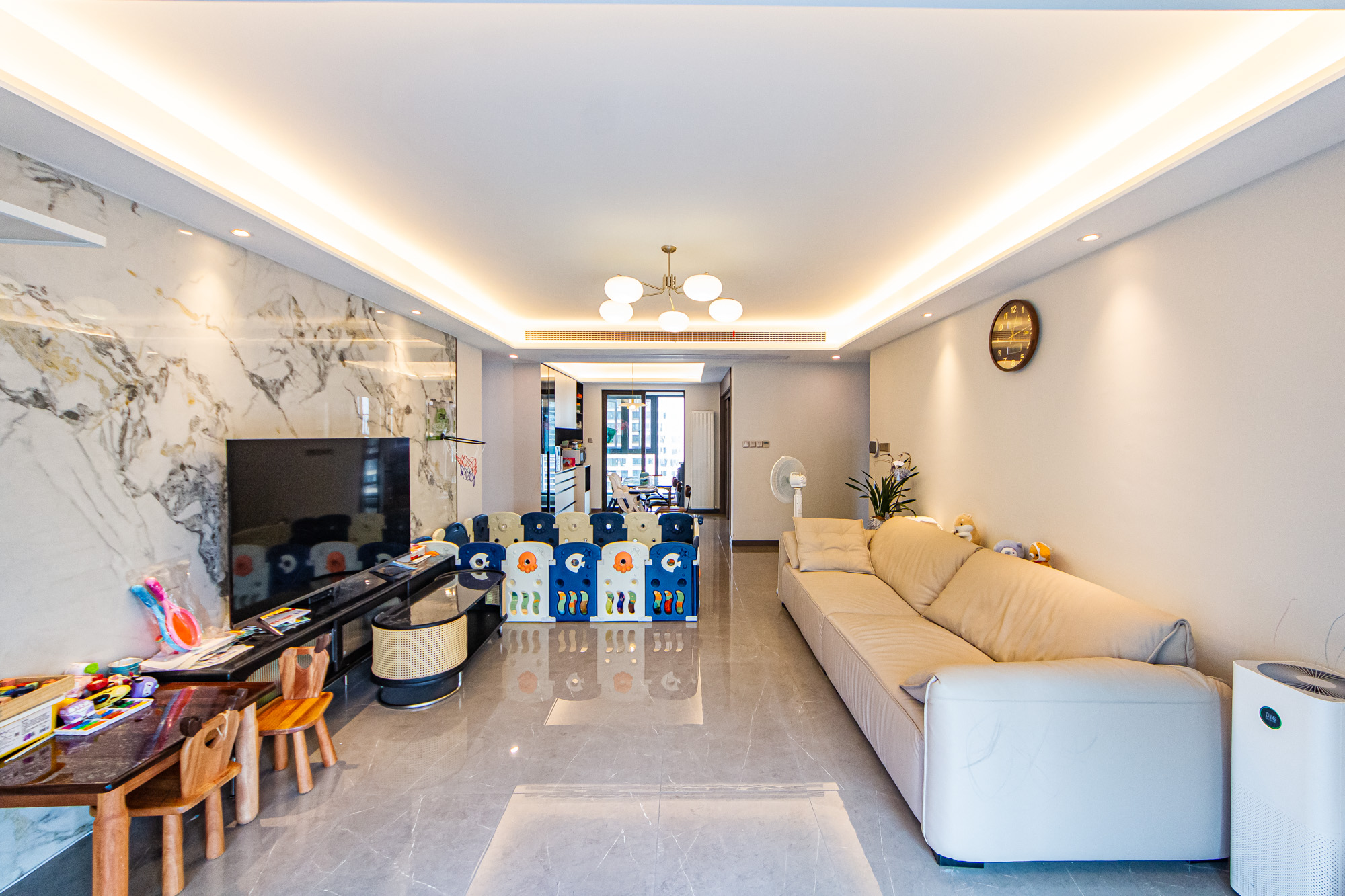 龙湖春江天玺 4室2厅2卫 246.0万 龙湖春江天玺 4室2厅2卫 246.0万客厅