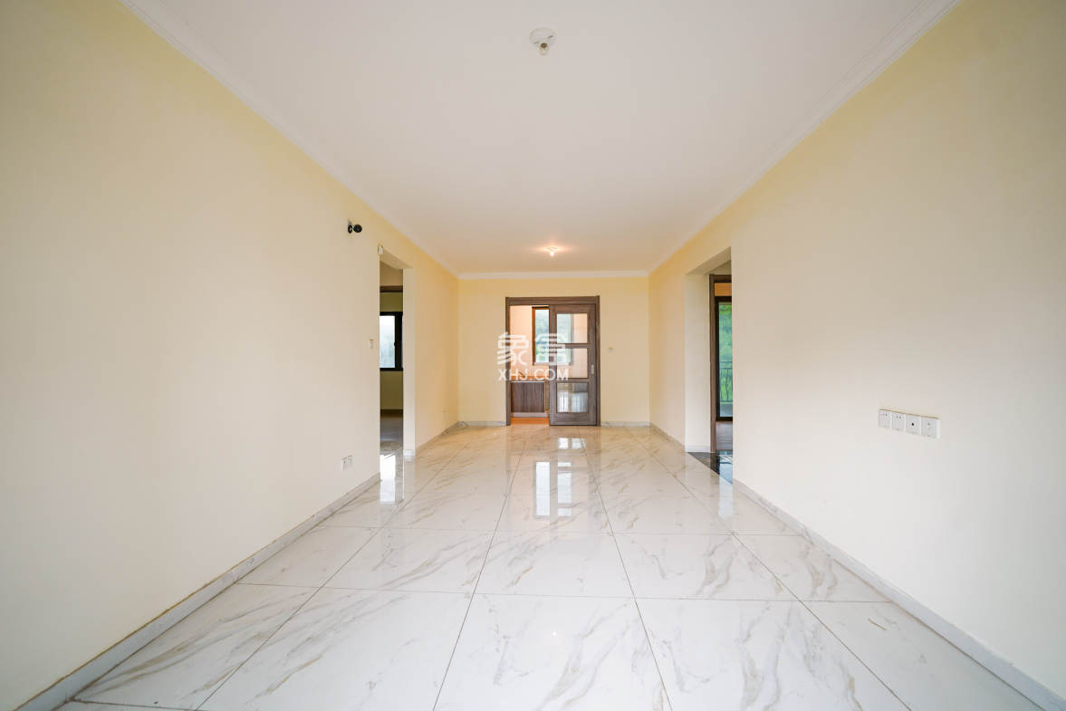 碧桂园公园壹号(凯怡茗苑)  3室2厅1卫    70.0万 碧桂园公园壹号(凯怡茗苑)  3室2厅1卫    70.0万客厅