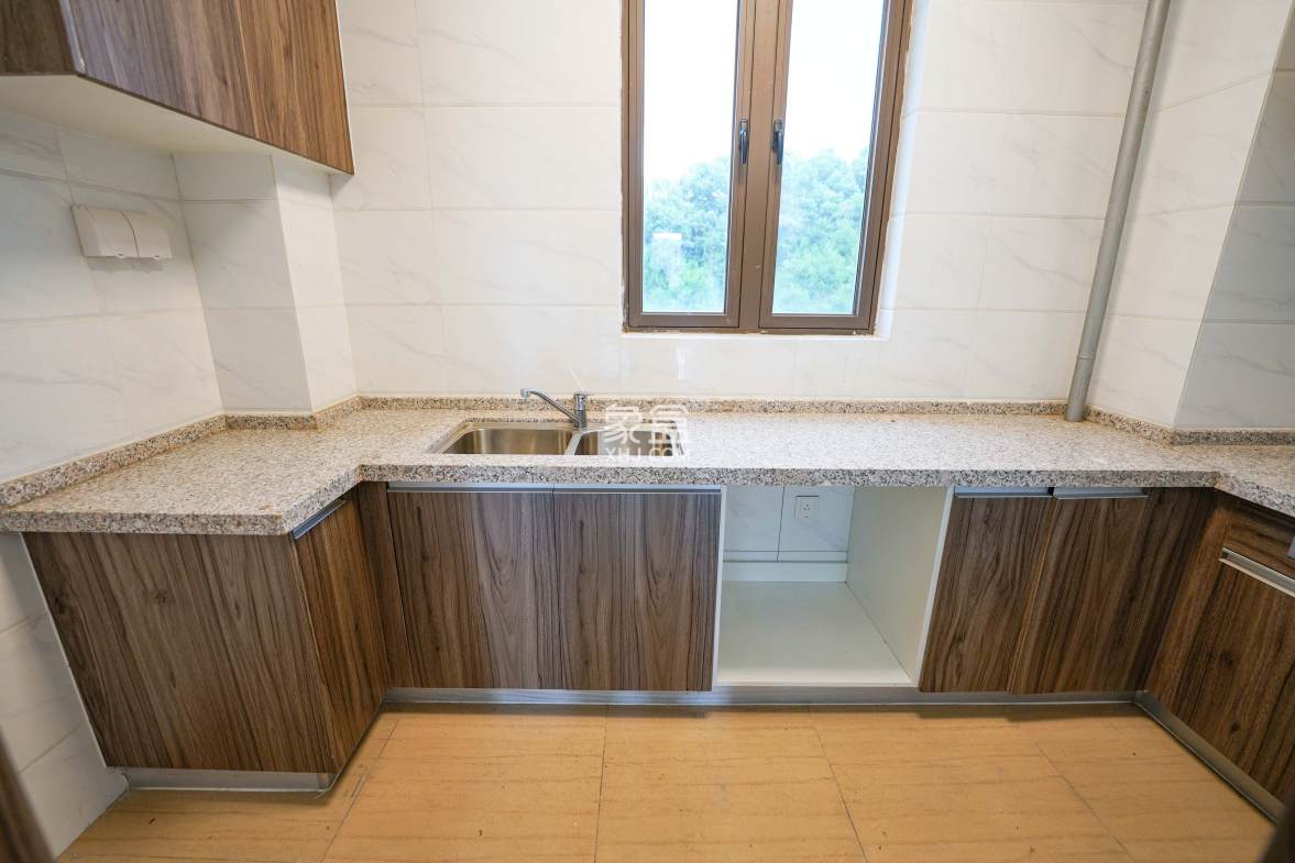 碧桂园公园壹号(凯怡茗苑)  3室2厅1卫    70.0万 碧桂园公园壹号(凯怡茗苑)  3室2厅1卫    70.0万其他