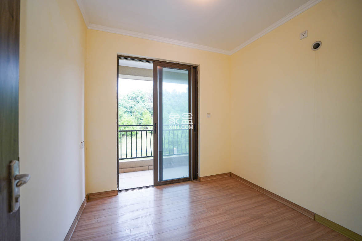 碧桂园公园壹号(凯怡茗苑)  3室2厅1卫    70.0万 碧桂园公园壹号(凯怡茗苑)  3室2厅1卫    70.0万卧室