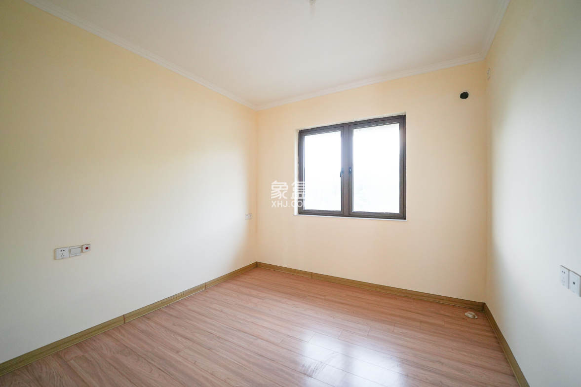 碧桂园公园壹号(凯怡茗苑)  3室2厅1卫    70.0万 碧桂园公园壹号(凯怡茗苑)  3室2厅1卫    70.0万卧室