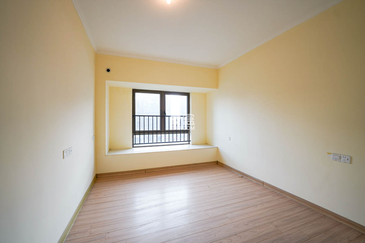 碧桂园公园壹号(凯怡茗苑)  3室2厅1卫    70.0万 碧桂园公园壹号(凯怡茗苑)  3室2厅1卫    70.0万卧室