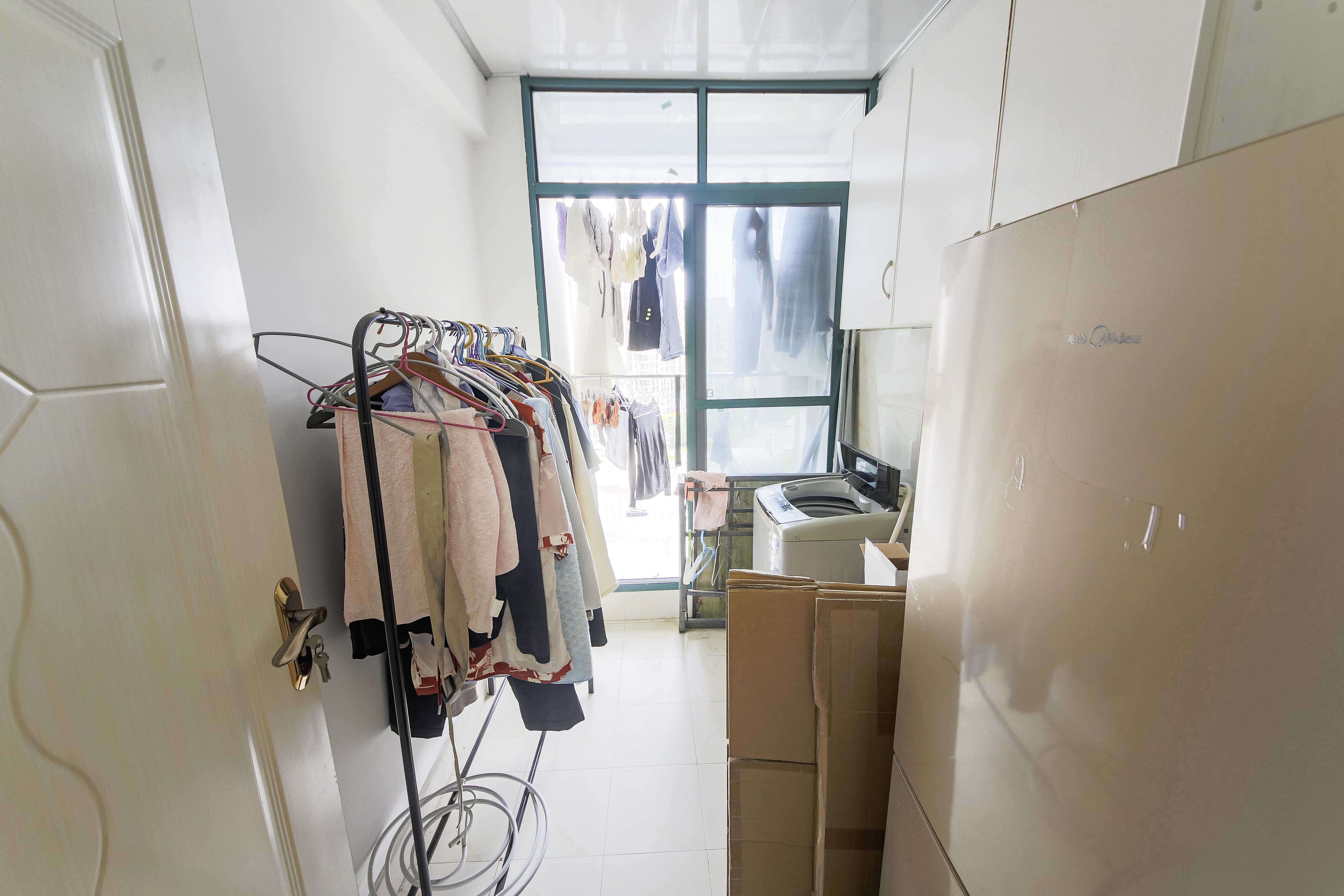 才子嘉都  1室0厅0卫   51.00万阳台