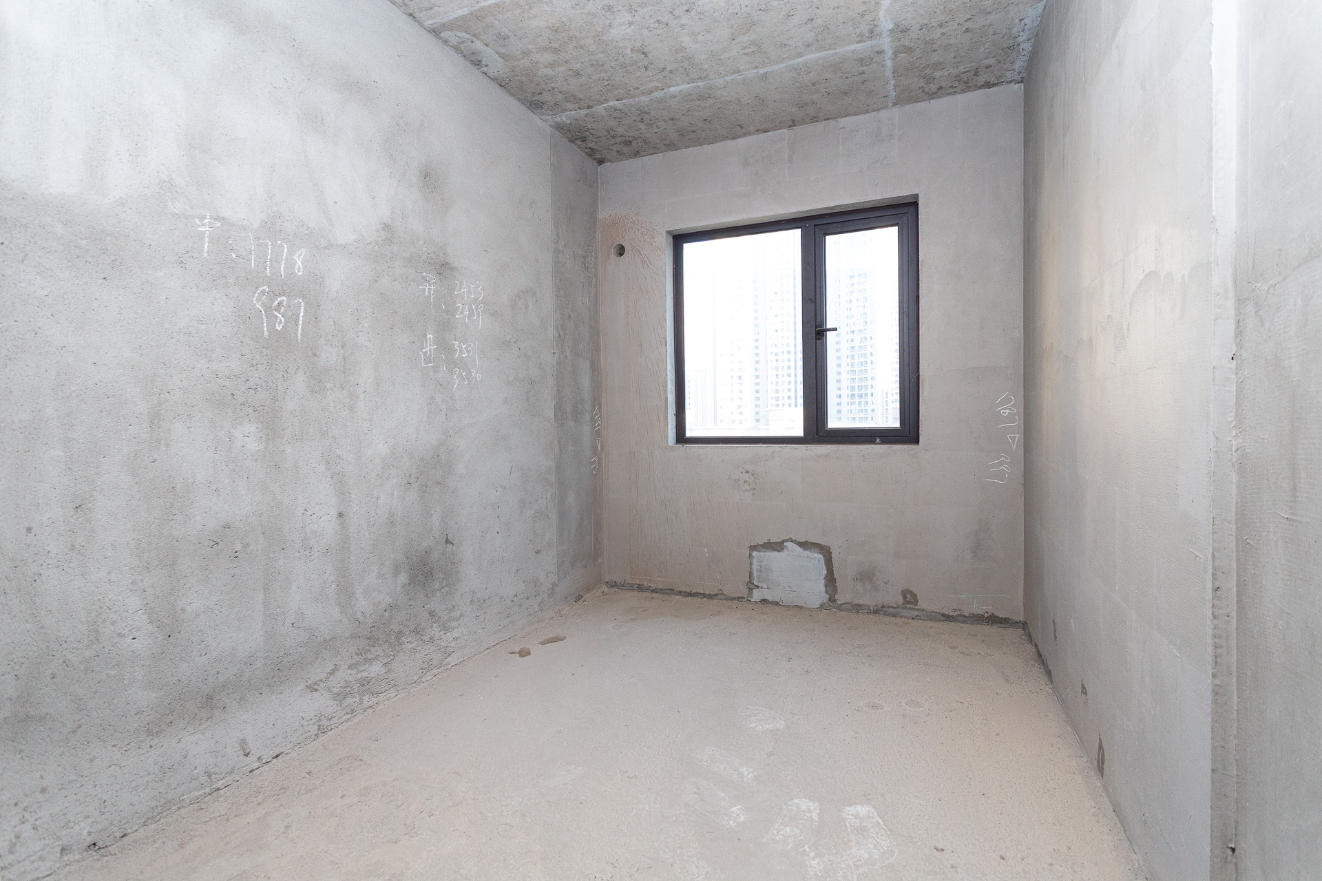 勤诚达境界城  4室2厅2卫    106.0万 勤诚达境界城  4室2厅2卫    106.0万卧室