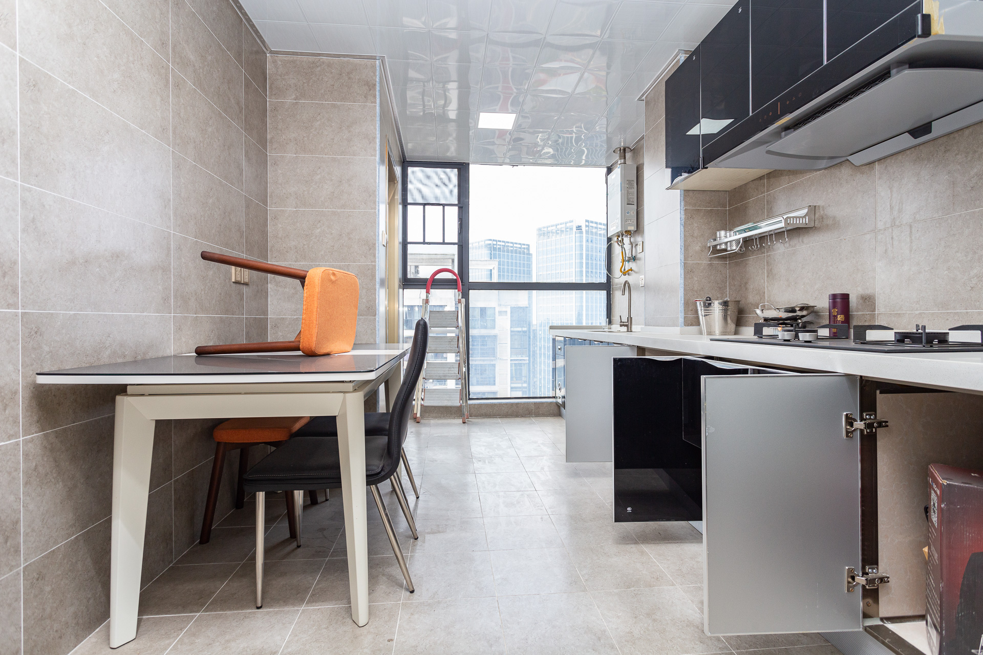 浩龙音乐界  3室2厅1卫    65.0万 浩龙音乐界  3室2厅1卫    65.0万厨房