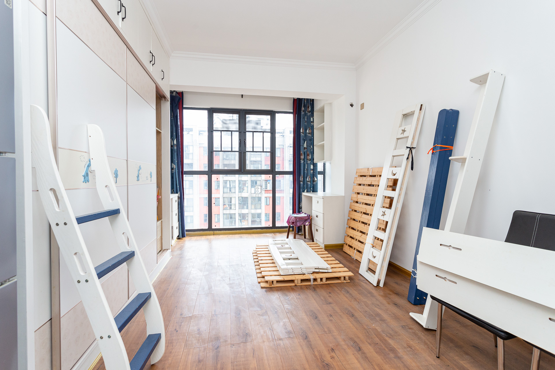 浩龙音乐界  3室2厅1卫    65.0万 浩龙音乐界  3室2厅1卫    65.0万卧室