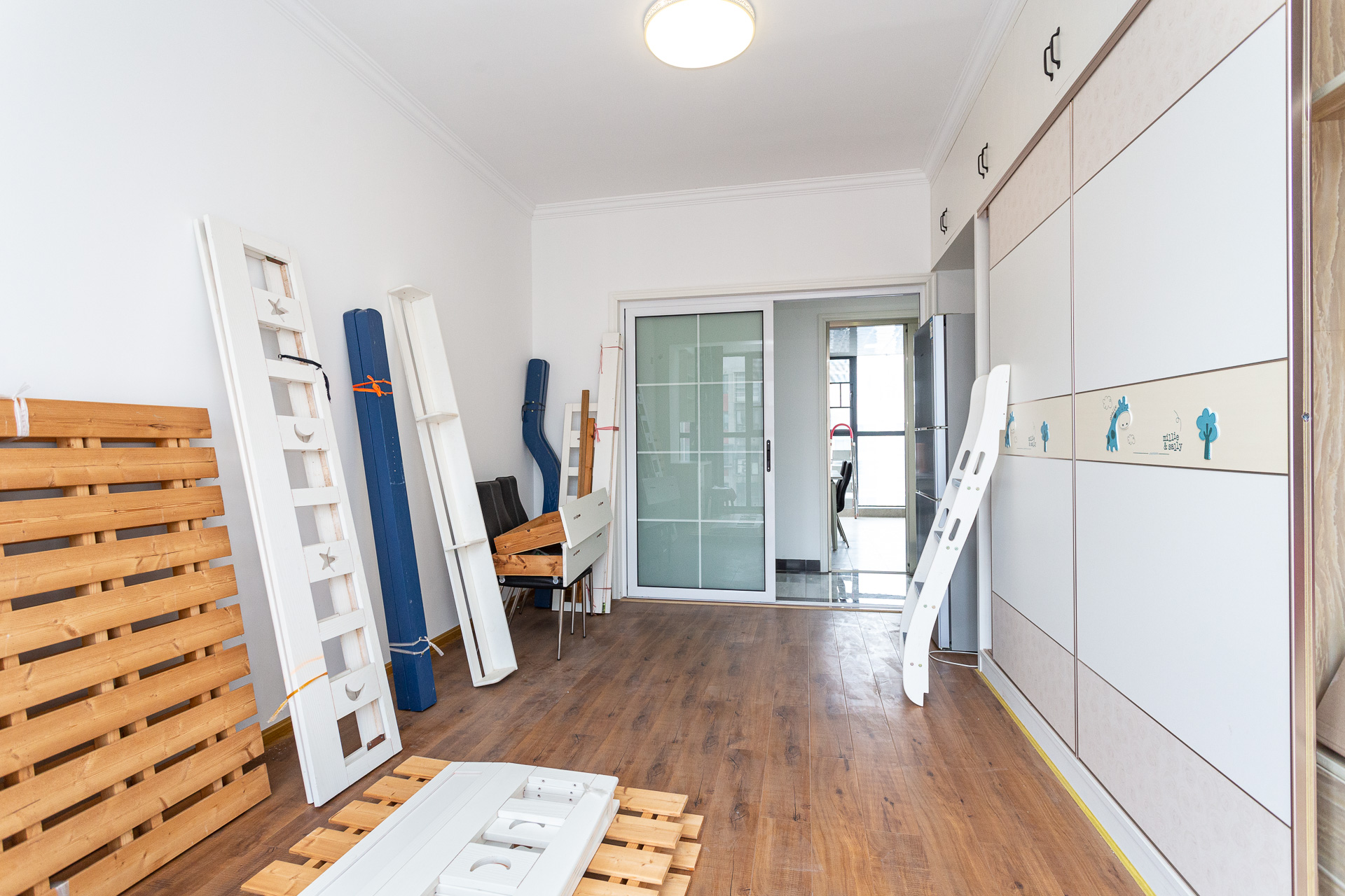 浩龙音乐界  3室2厅1卫    65.0万 浩龙音乐界  3室2厅1卫    65.0万卧室