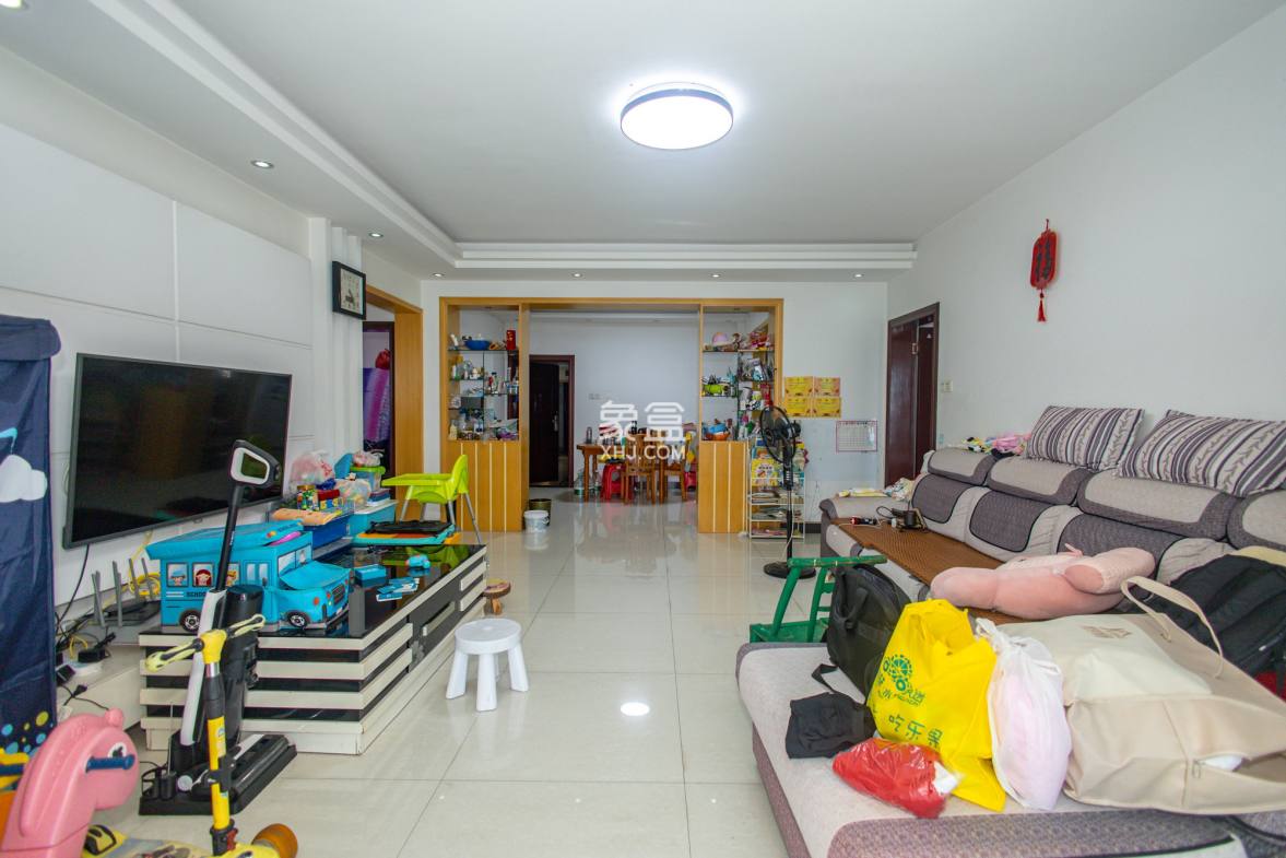 广场之星  4室2厅2卫    71.0万 广场之星  4室2厅2卫    71.0万客厅