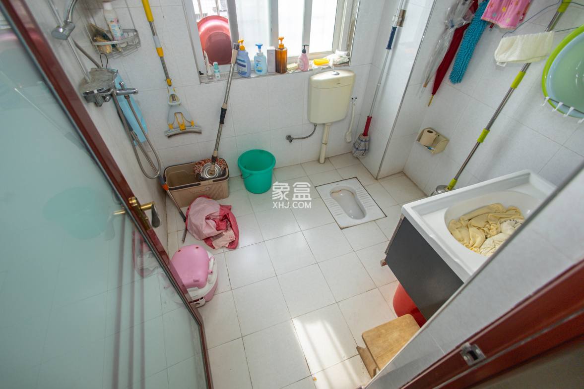 广场之星  4室2厅2卫    71.0万 广场之星  4室2厅2卫    71.0万卫生间