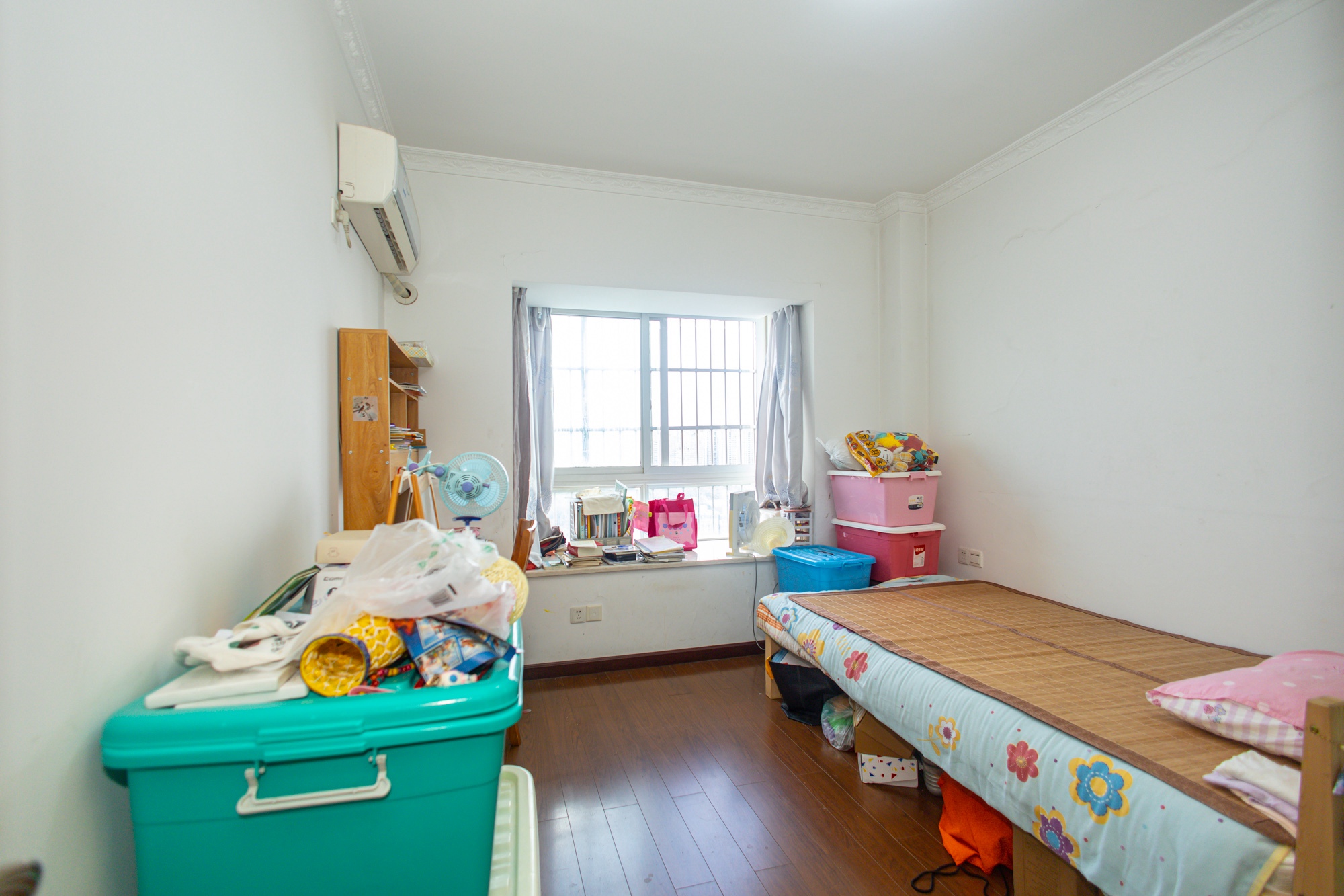 广场之星  4室2厅2卫    71.0万卧室