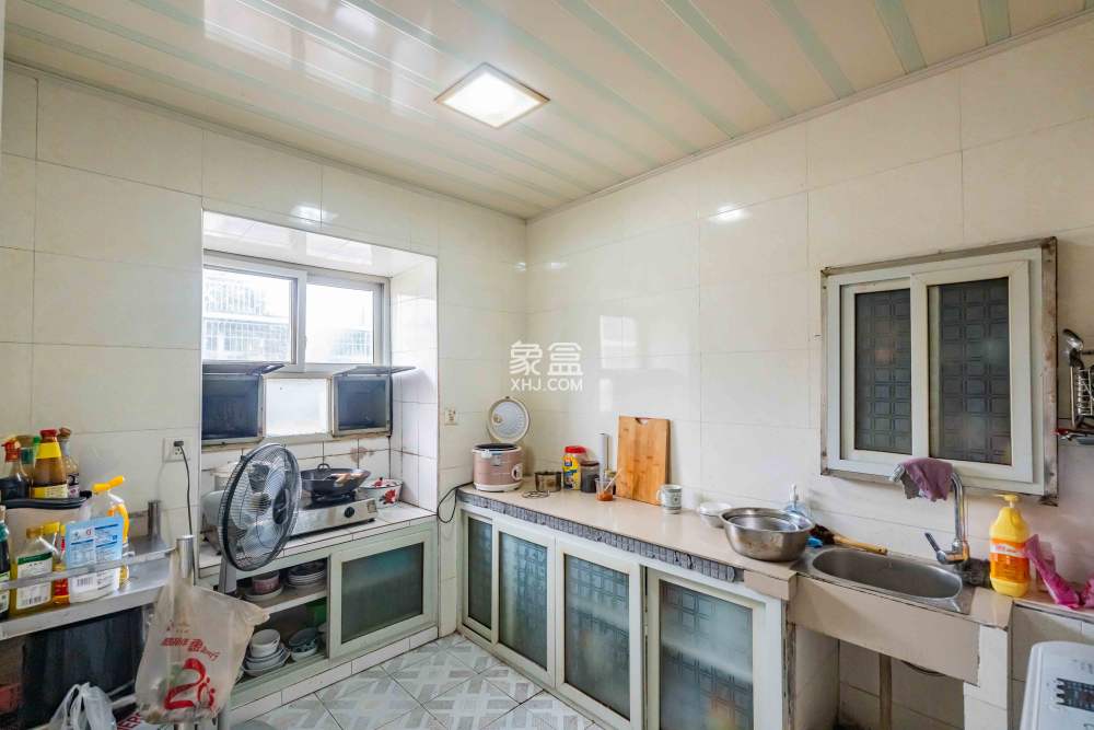 建湘新村  2室2廳1衛(wèi)   62.00萬(wàn)