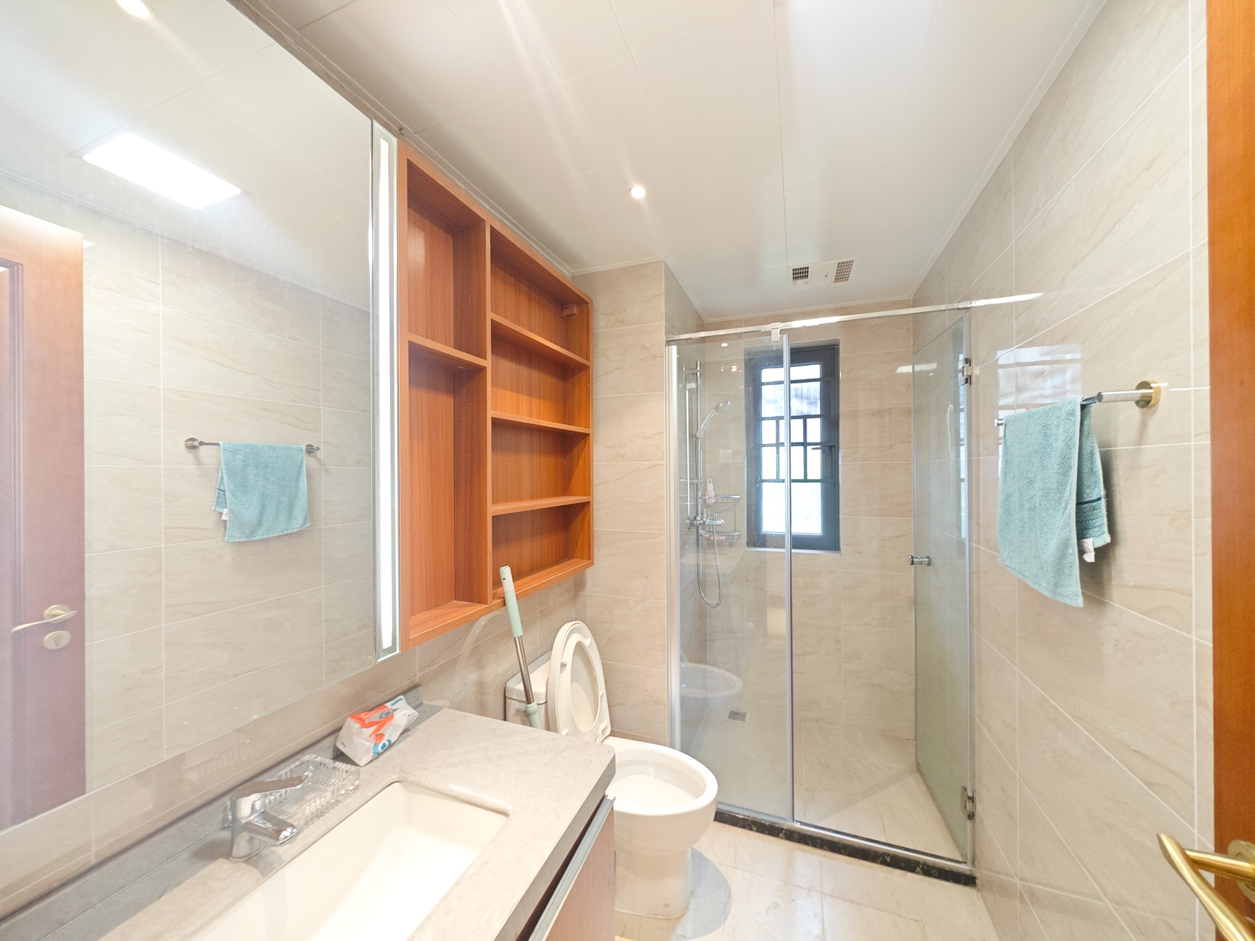 恒大上林苑 4室2厅1卫 130.0万 恒大上林苑 4室2厅1卫 130.0万卫生间