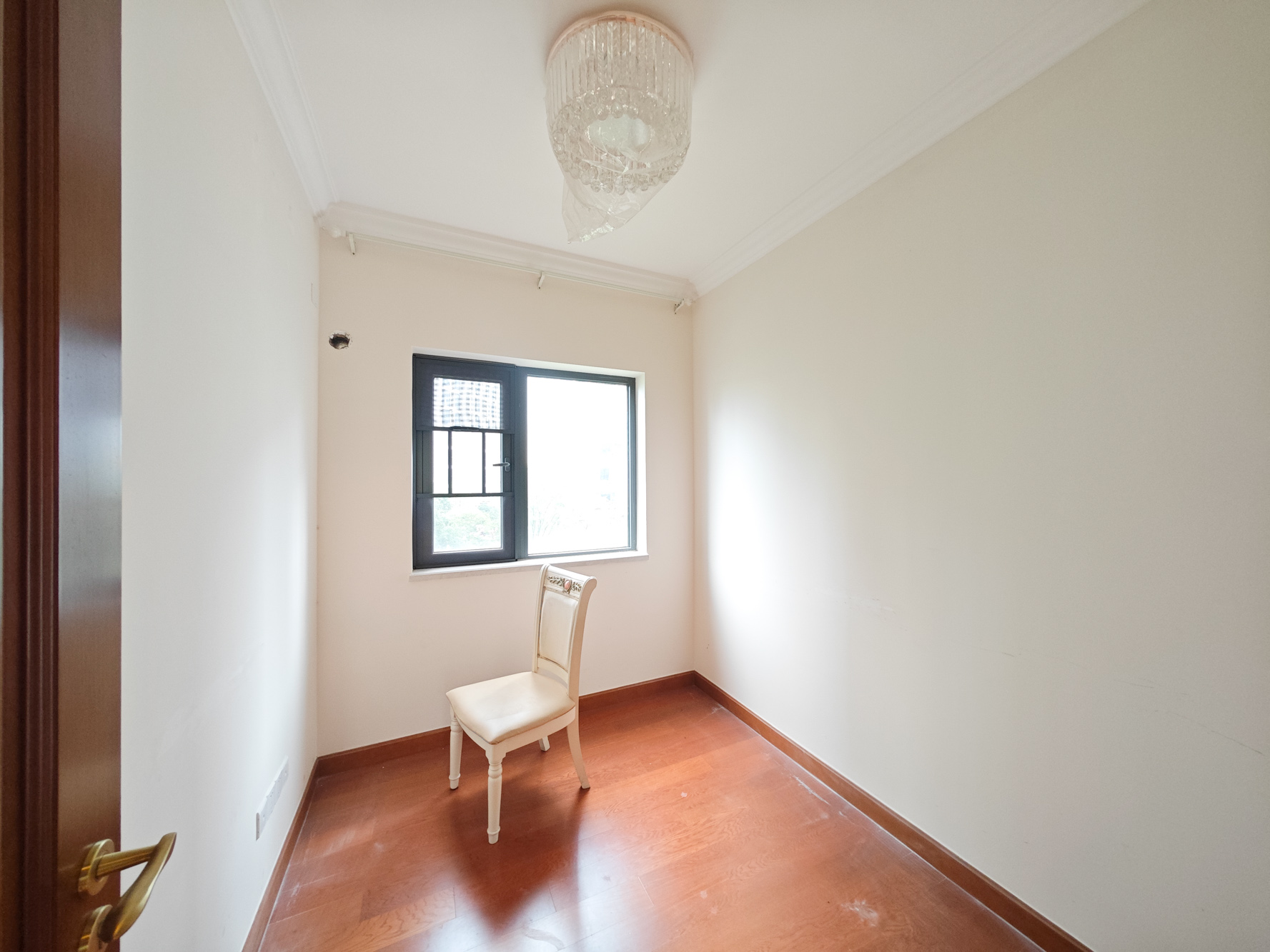 恒大上林苑 4室2厅1卫 130.0万 恒大上林苑 4室2厅1卫 130.0万卧室