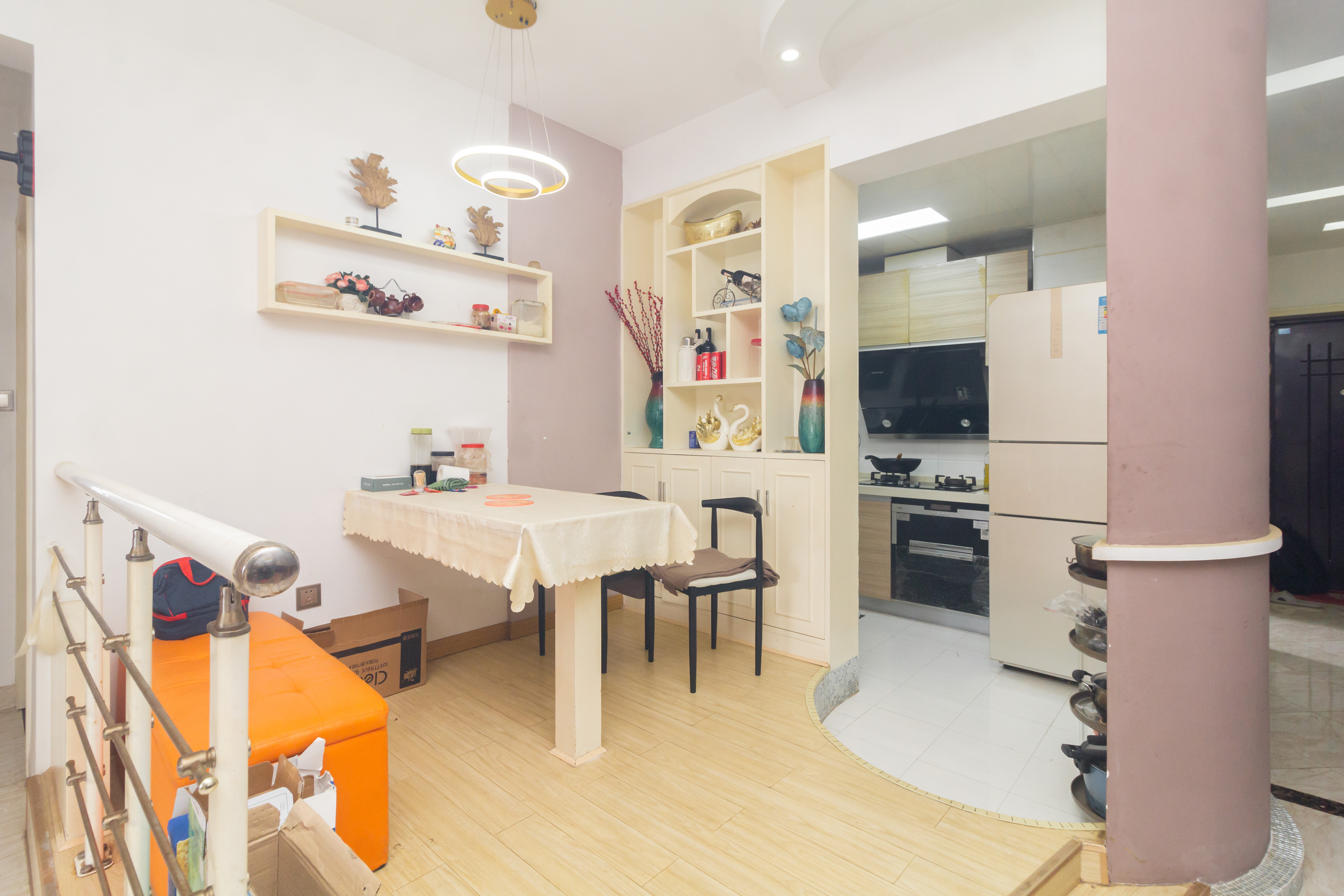 三景华御 3室2厅1卫 68.0万 三景华御 3室2厅1卫 68.0万客厅