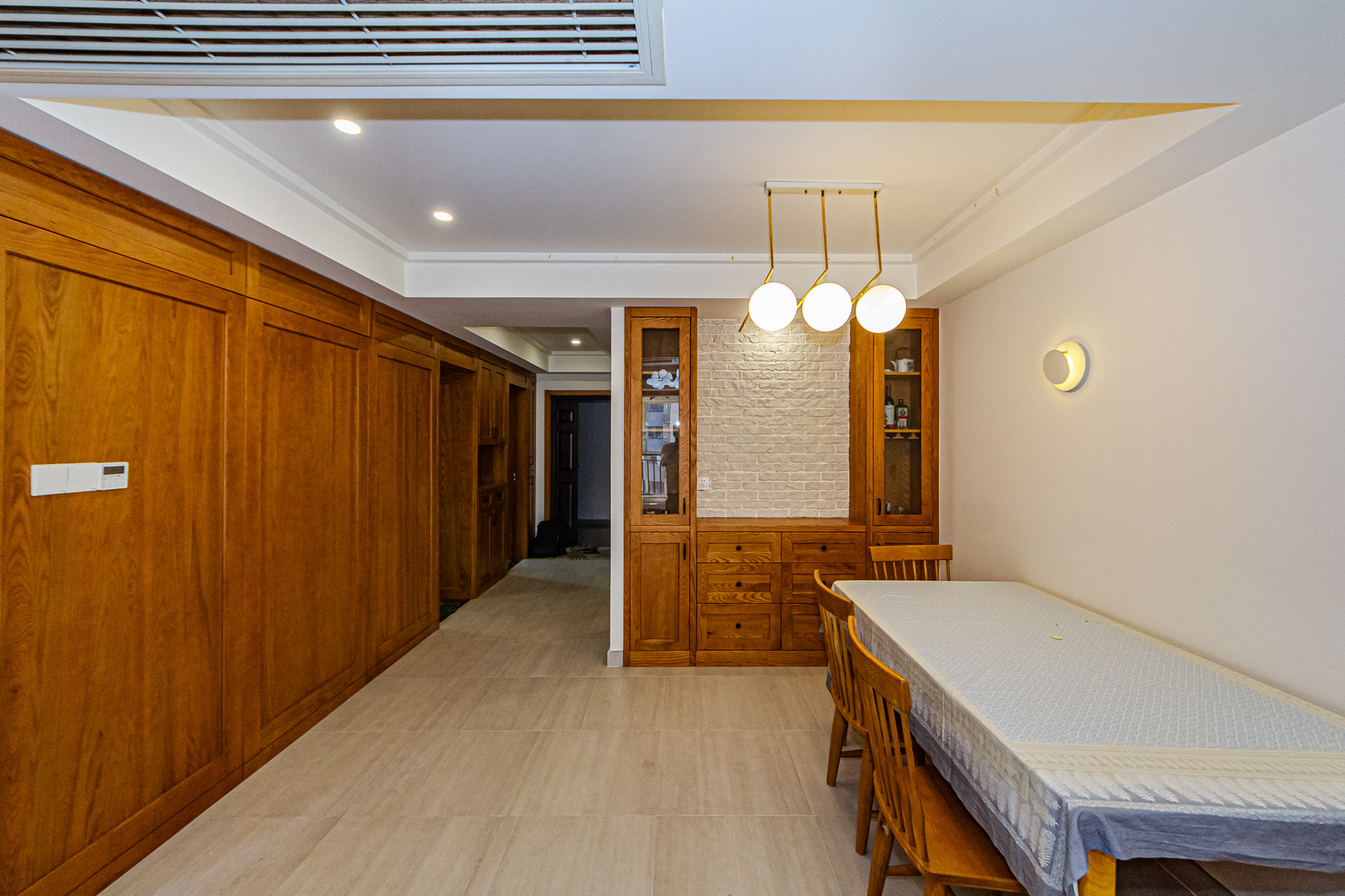 北辰三角洲E6区  1室0厅0卫    147.0万 北辰三角洲E6区  1室0厅0卫    147.0万客厅