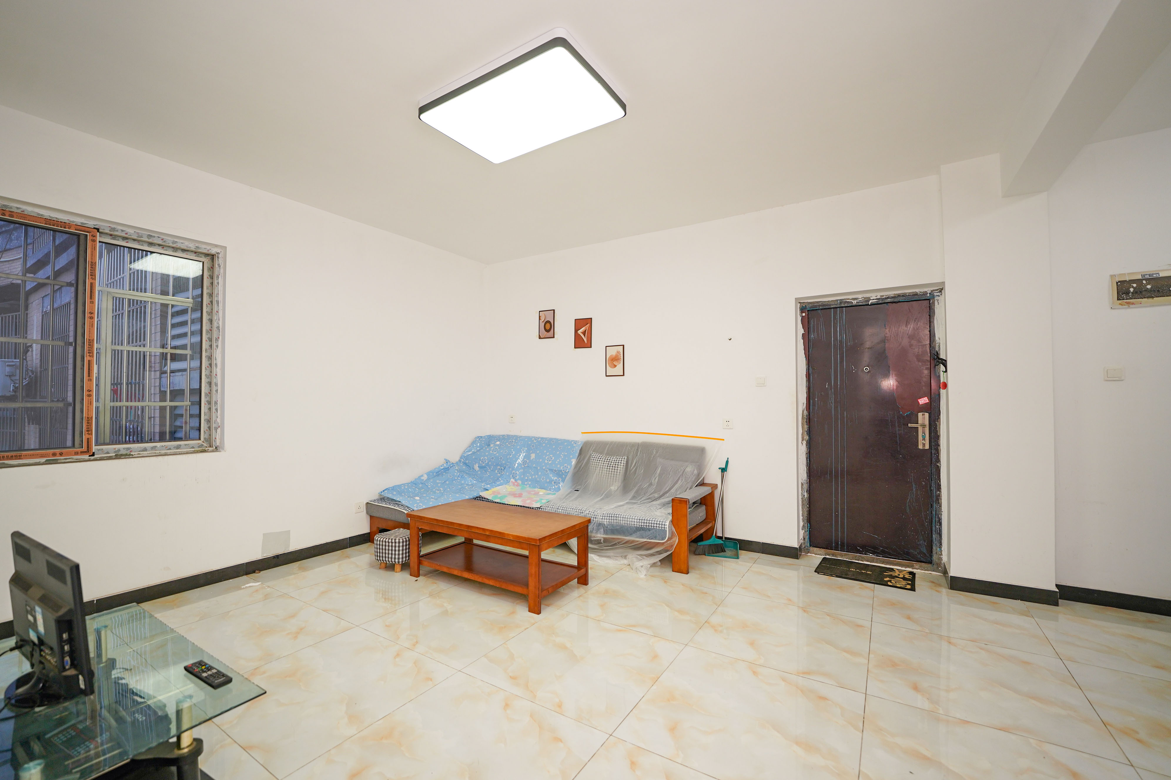 山水印象(愿景想山)  3室2厅1卫    48.0万 山水印象(愿景想山)  3室2厅1卫    48.0万客厅