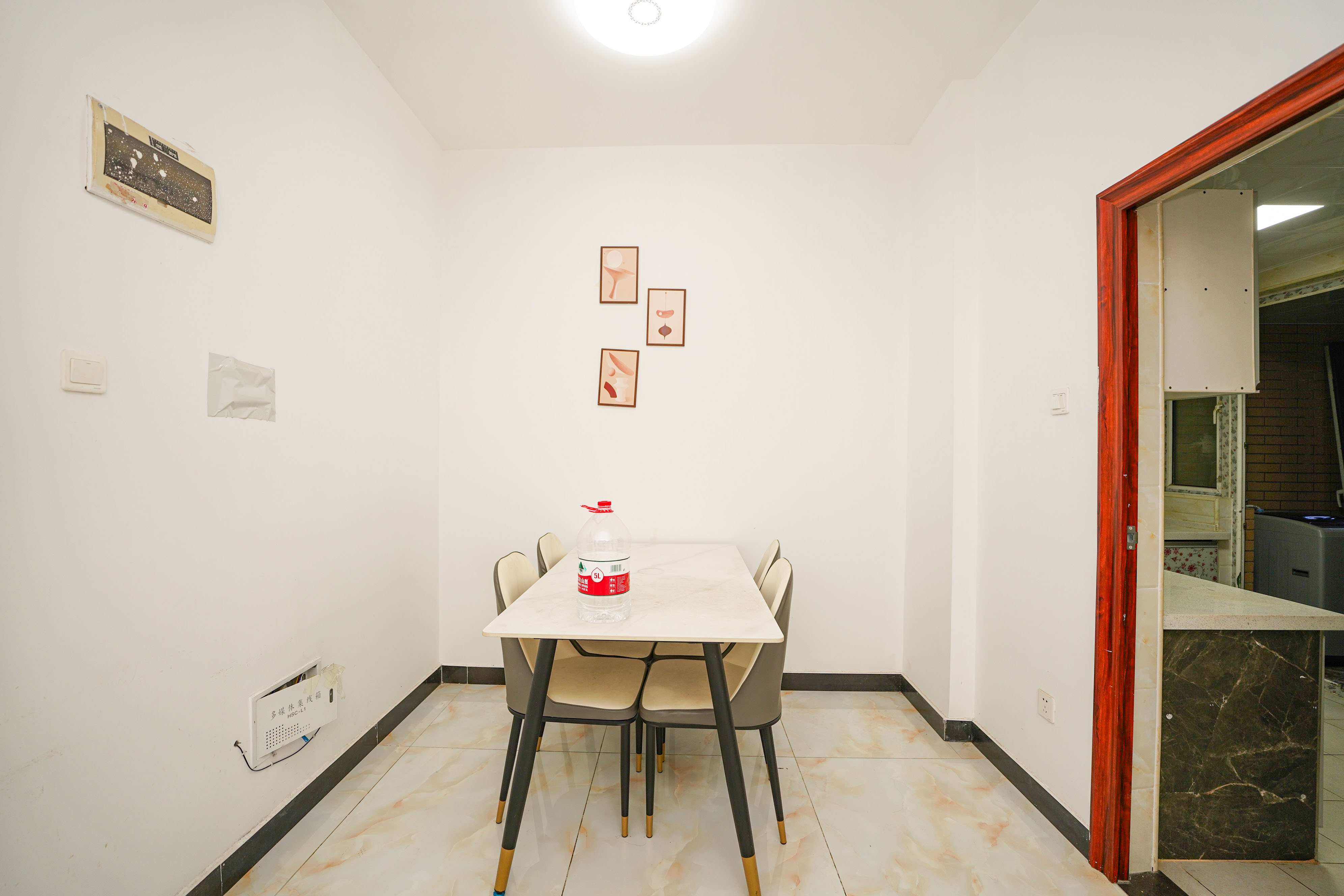 山水印象(愿景想山)  3室2厅1卫    48.0万 山水印象(愿景想山)  3室2厅1卫    48.0万客厅