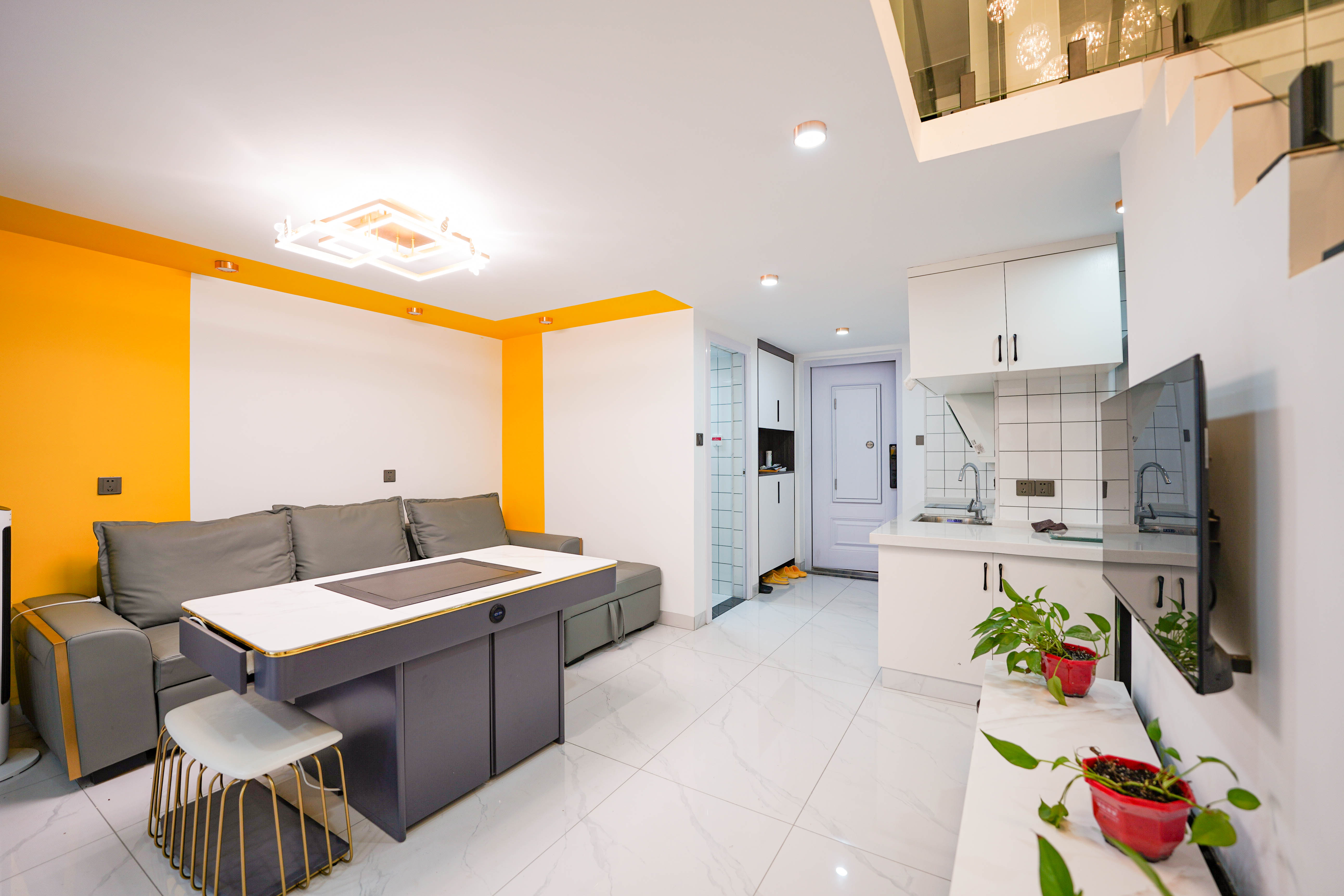 金地铂悦  1室1厅1卫    35.8万 金地铂悦  1室1厅1卫    35.8万客厅