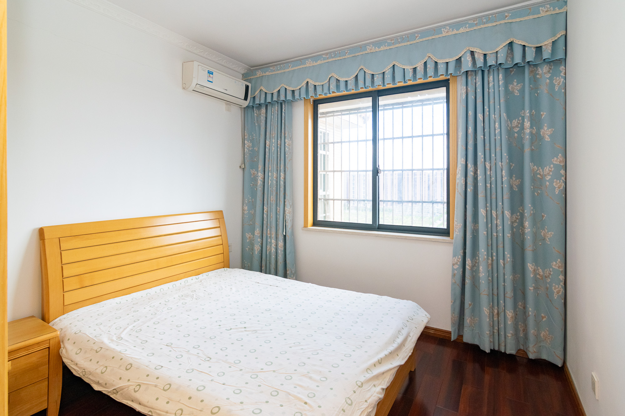 新雅黄金苑 3室2厅1卫 65.0万 新雅黄金苑 3室2厅1卫 65.0万卧室