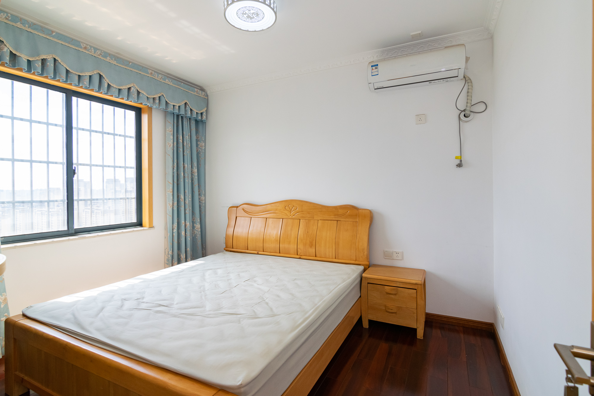 新雅黄金苑 3室2厅1卫 65.0万 新雅黄金苑 3室2厅1卫 65.0万卧室