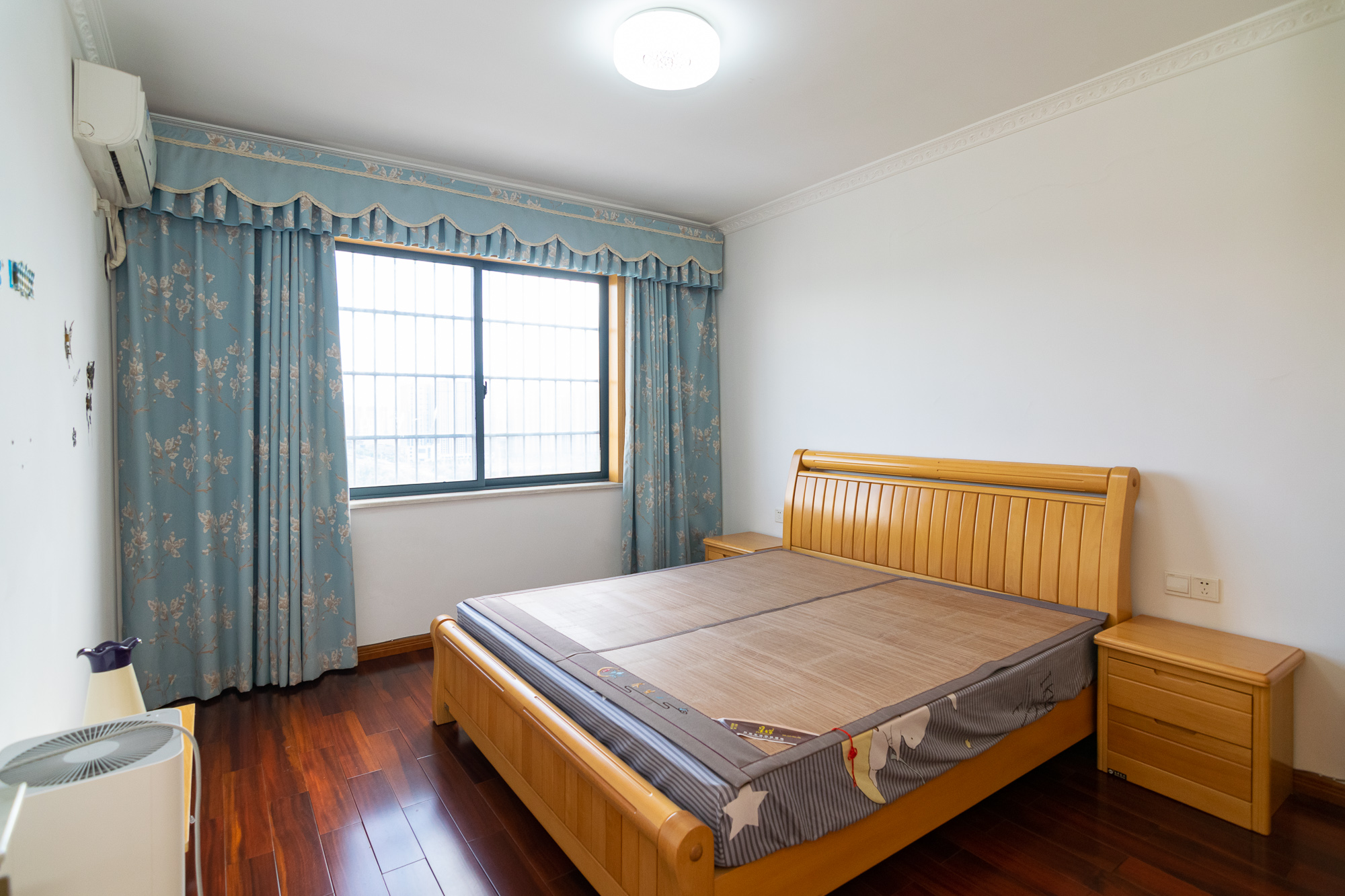 新雅黄金苑 3室2厅1卫 65.0万 新雅黄金苑 3室2厅1卫 65.0万卧室