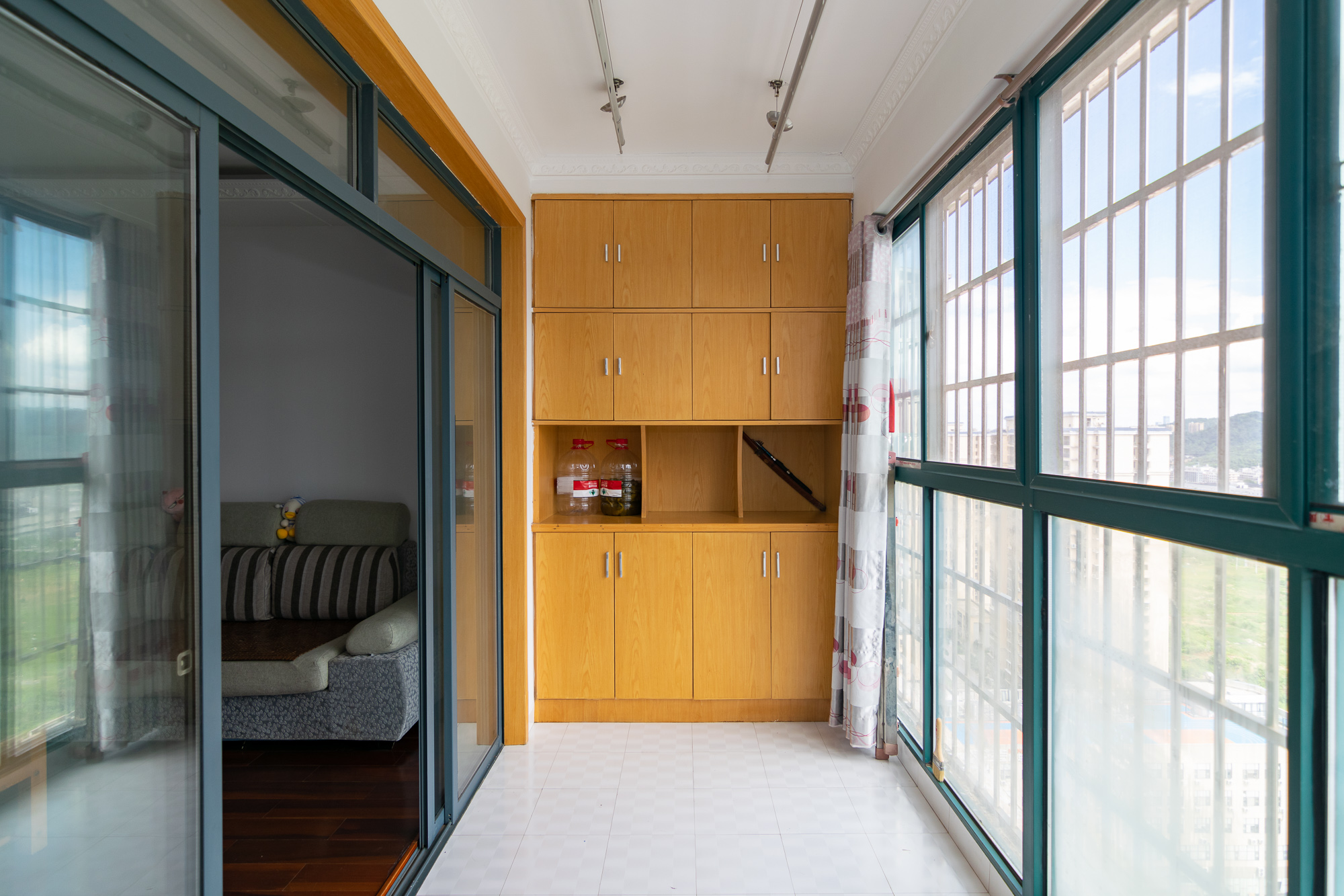 新雅黄金苑 3室2厅1卫 65.0万 新雅黄金苑 3室2厅1卫 65.0万阳台