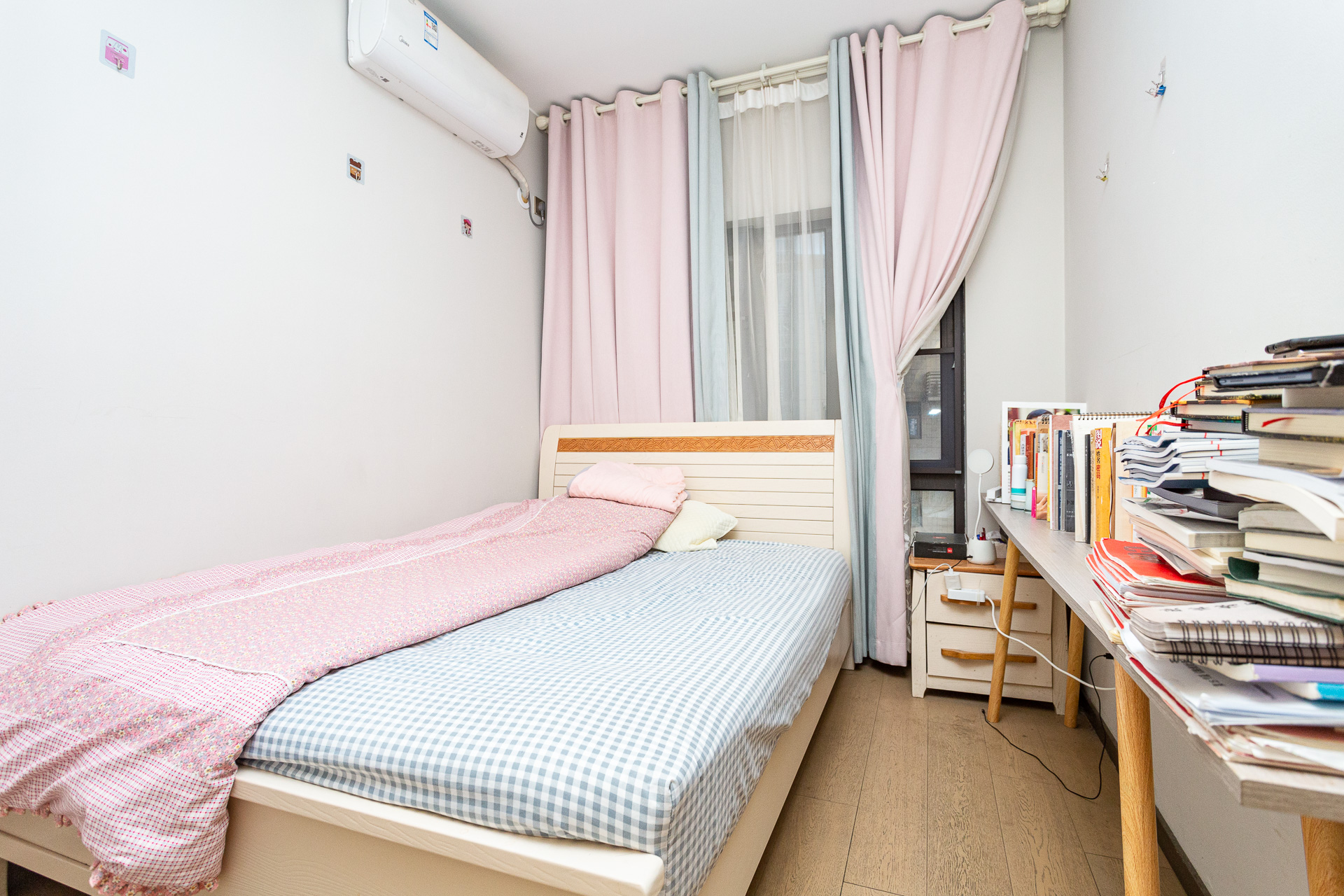 时代倾城四期 2室2厅1卫 81.0万 时代倾城四期 2室2厅1卫 81.0万卧室