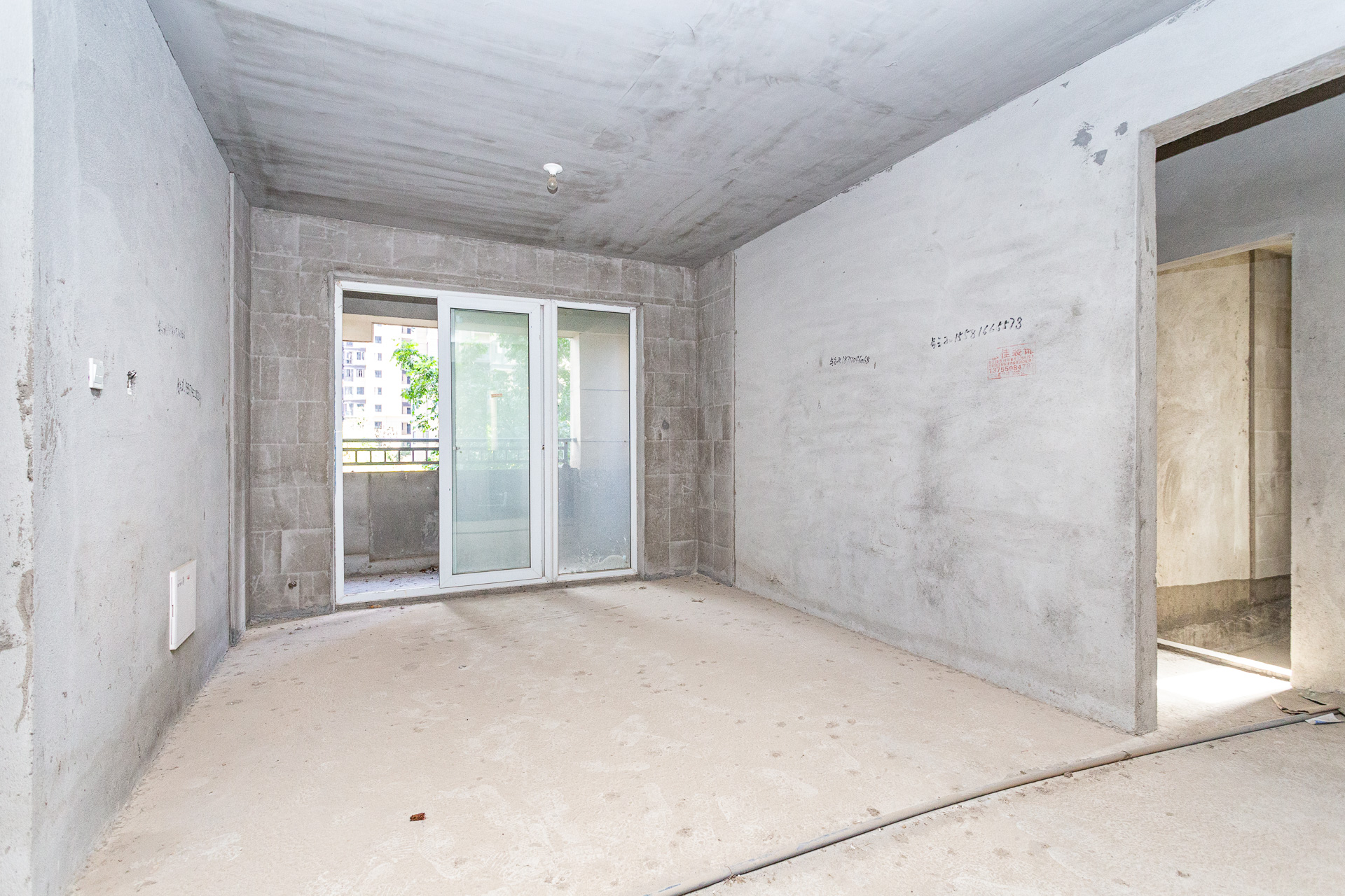 嘉宇银杉(嘉宇西苑) 3室2厅1卫 87.0万 嘉宇银杉(嘉宇西苑) 3室2厅1卫 87.0万客厅