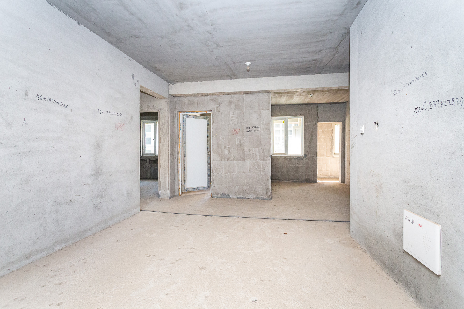 嘉宇银杉(嘉宇西苑) 3室2厅1卫 87.0万 嘉宇银杉(嘉宇西苑) 3室2厅1卫 87.0万客厅