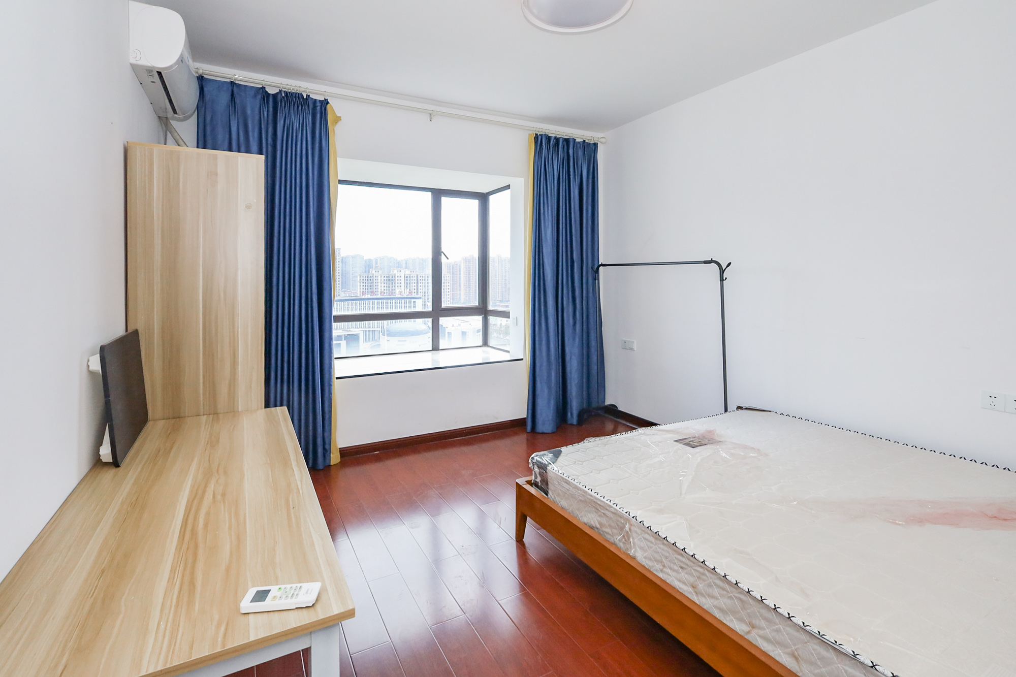 光明E城 4室2厅2卫 115.0万 光明E城 4室2厅2卫 115.0万卧室