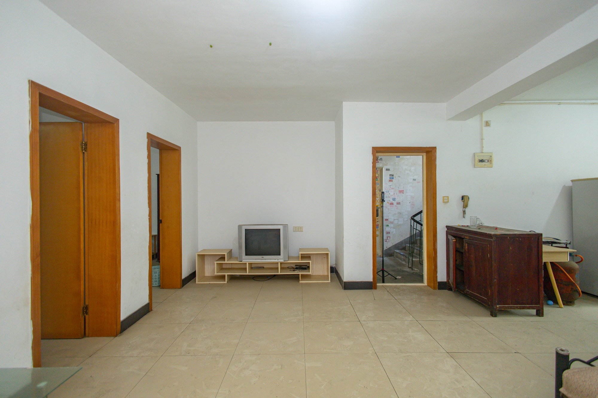 中南汽车世界  2室2厅1卫    30.0万 中南汽车世界  2室2厅1卫    30.0万客厅