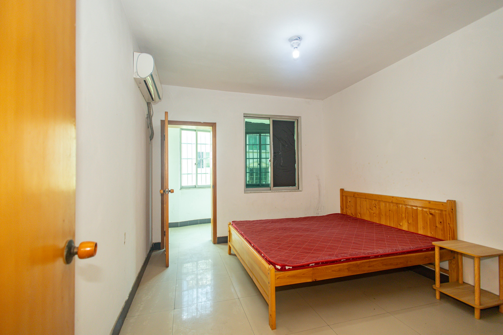 中南汽车世界  2室2厅1卫    30.0万 中南汽车世界  2室2厅1卫    30.0万卧室