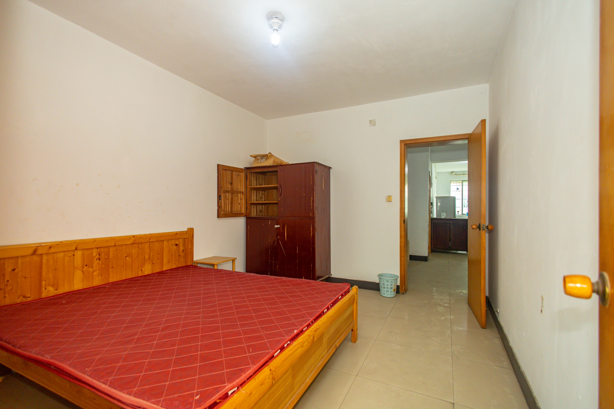 中南汽车世界  2室2厅1卫    30.0万 中南汽车世界  2室2厅1卫    30.0万卧室