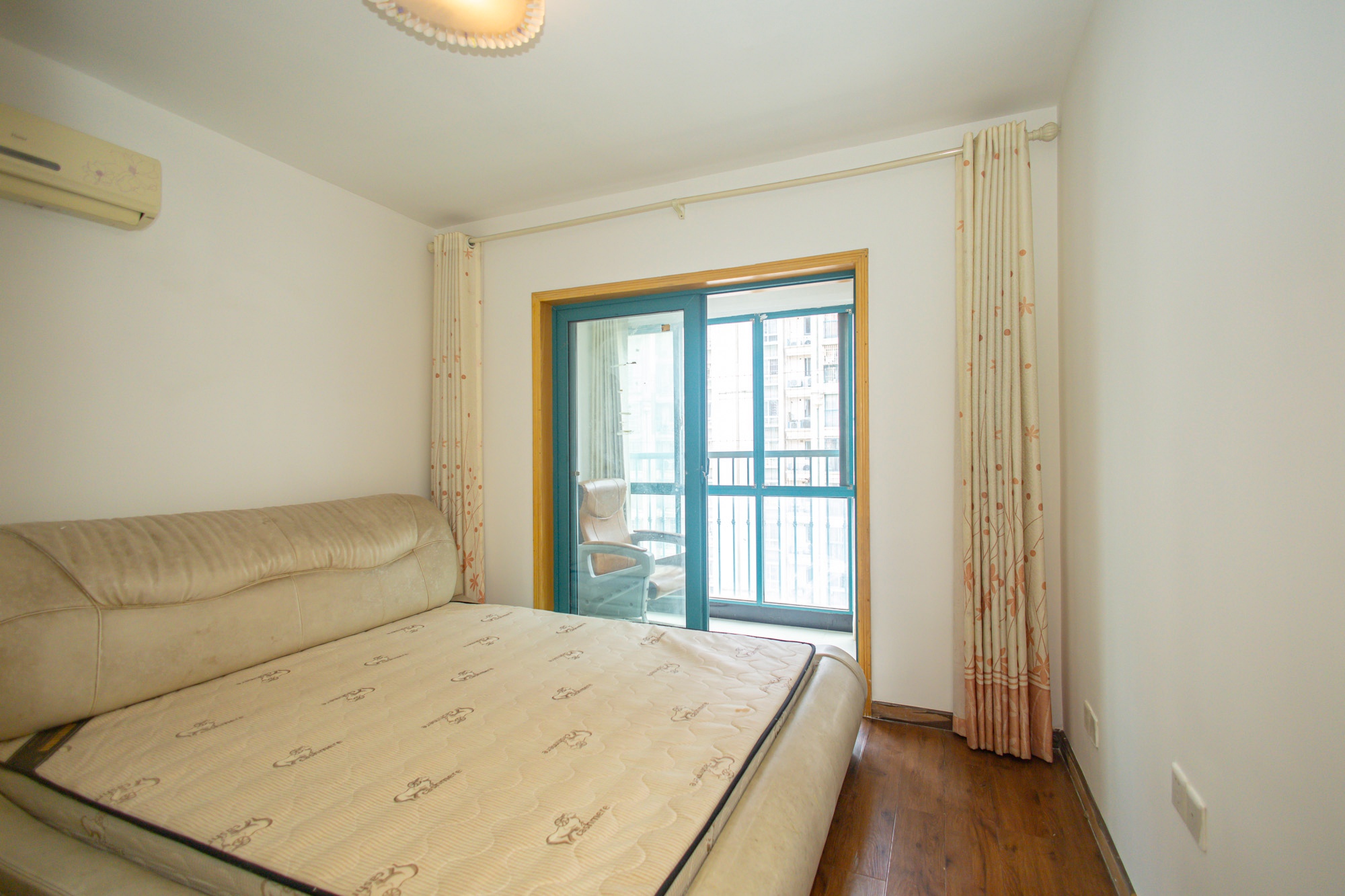 蝴蝶谷 2室2厅1卫 45.8万 蝴蝶谷 2室2厅1卫 45.8万卧室