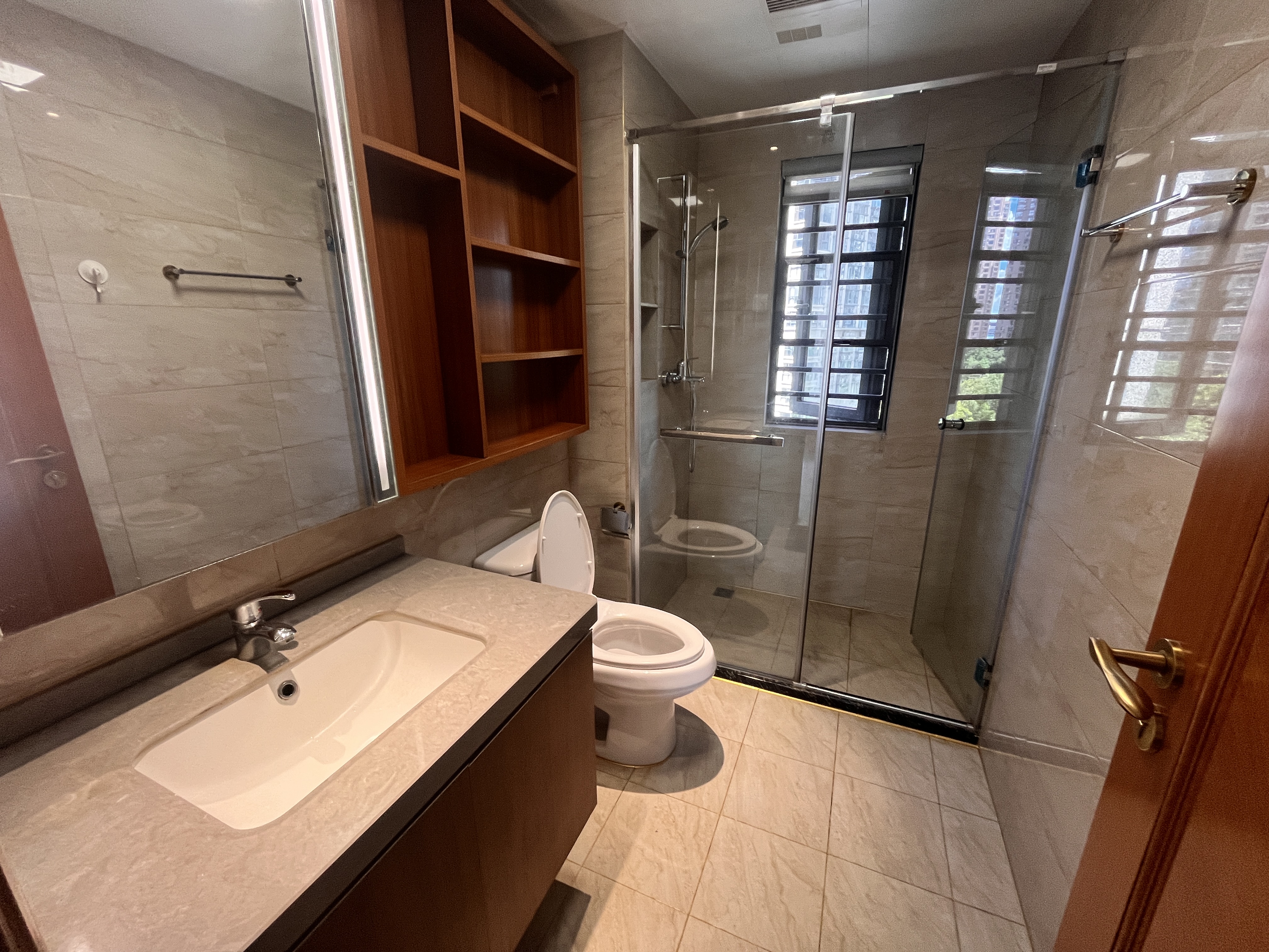 恒大华府 3室2厅2卫 85.0万 恒大华府 3室2厅2卫 85.0万室内图