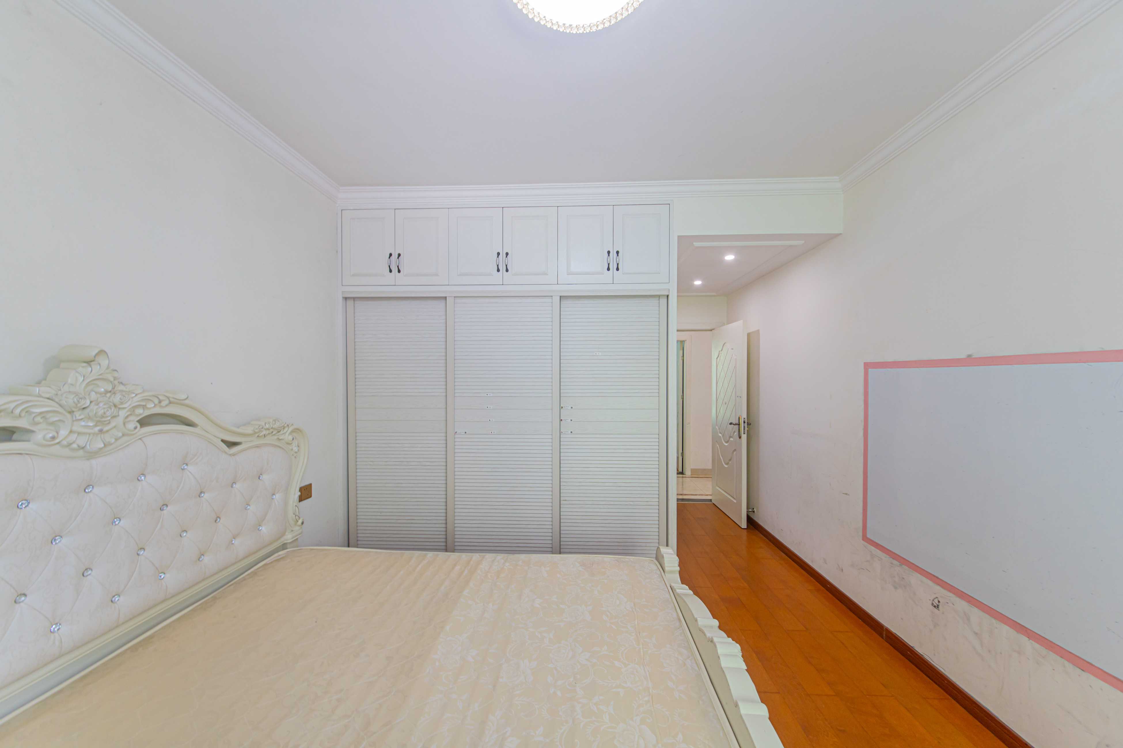 中建芙蓉嘉苑  4室2廳2衛(wèi)    124.0萬臥室