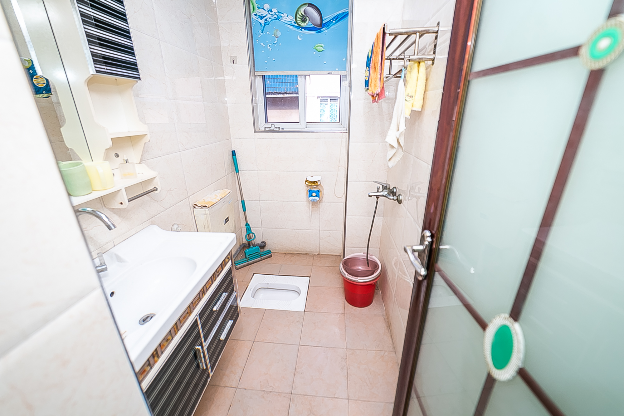 丽江翠园 4室2厅2卫 85.0万 丽江翠园 4室2厅2卫 85.0万卫生间