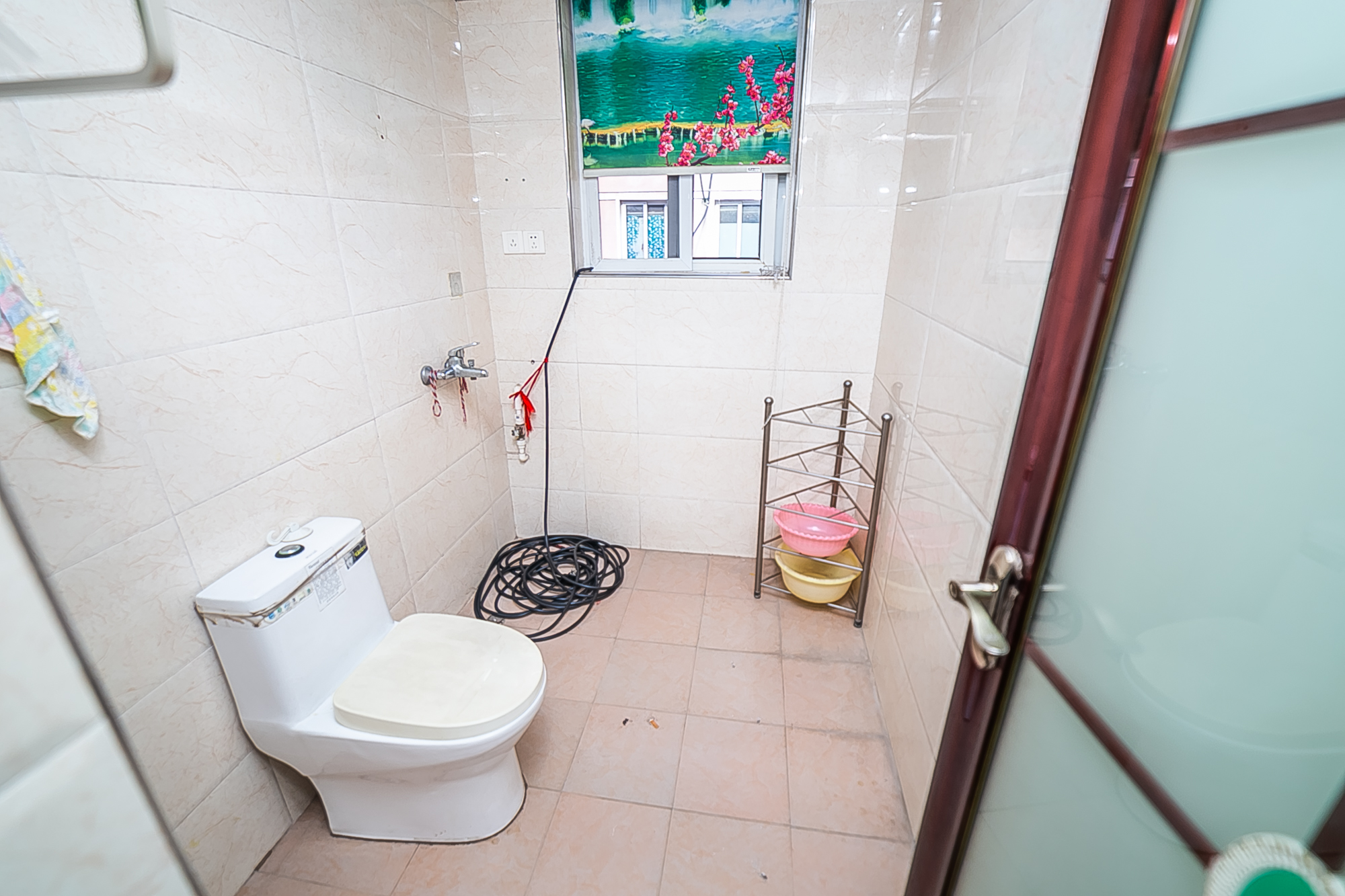 丽江翠园 4室2厅2卫 85.0万 丽江翠园 4室2厅2卫 85.0万卫生间