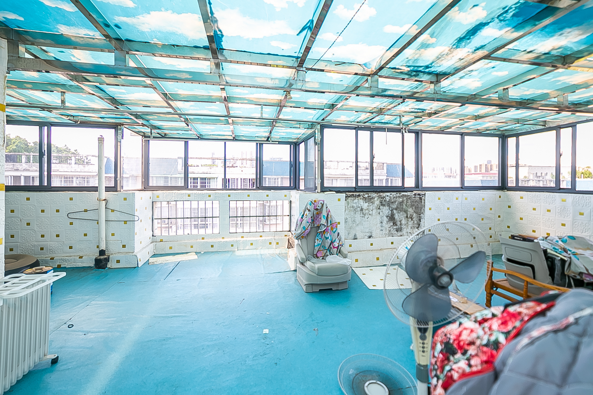 丽江翠园 4室2厅2卫 85.0万 丽江翠园 4室2厅2卫 85.0万阳台