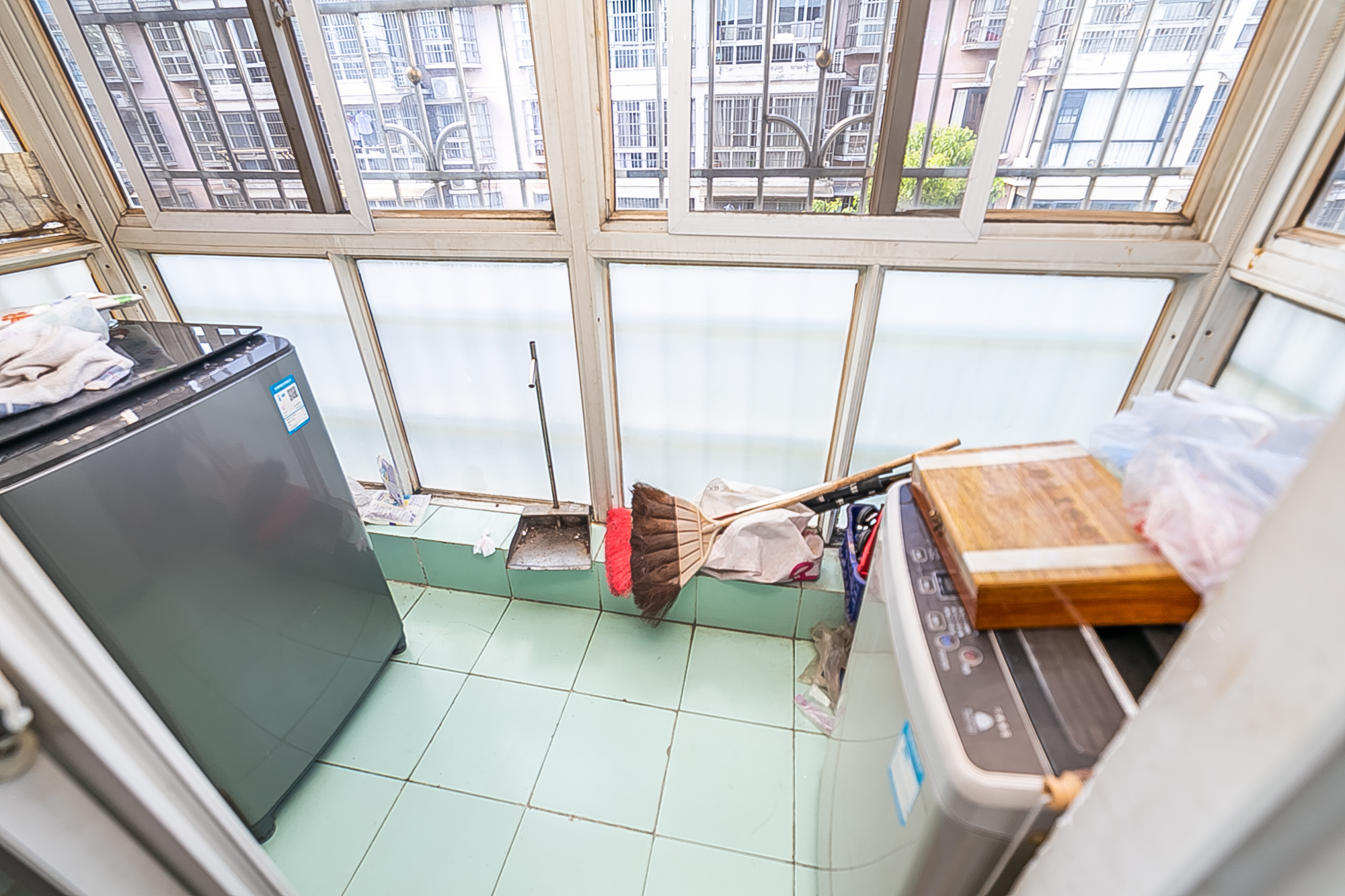 丽江翠园 4室2厅2卫 85.0万 丽江翠园 4室2厅2卫 85.0万阳台