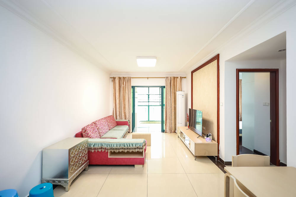 恒大华府  2室2厅1卫    128.0万