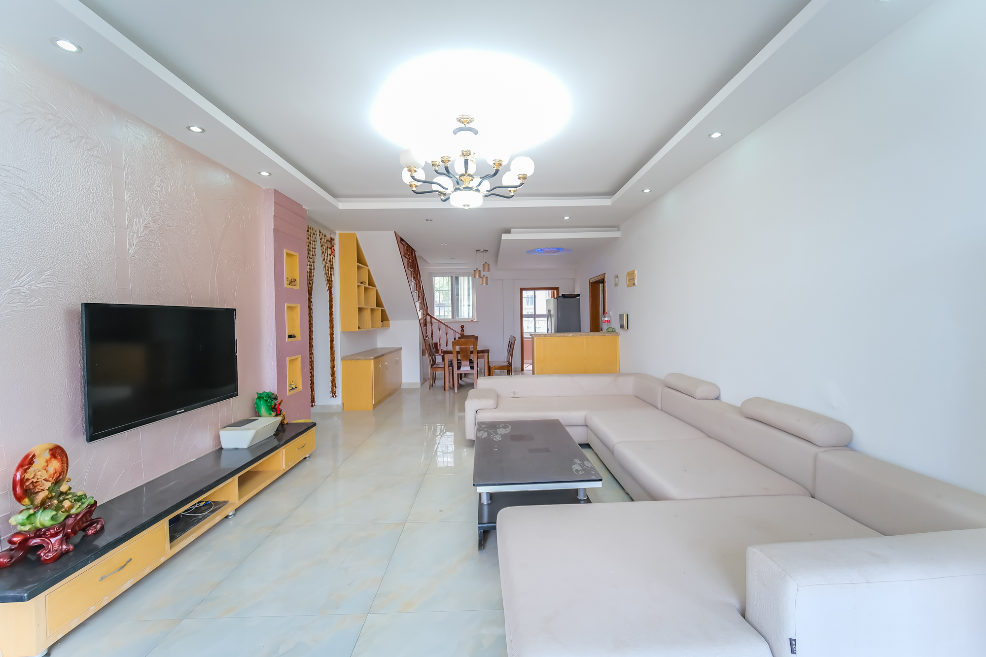 山水湾 3室2厅2卫 81.00万 山水湾 3室2厅2卫 81.00万客厅