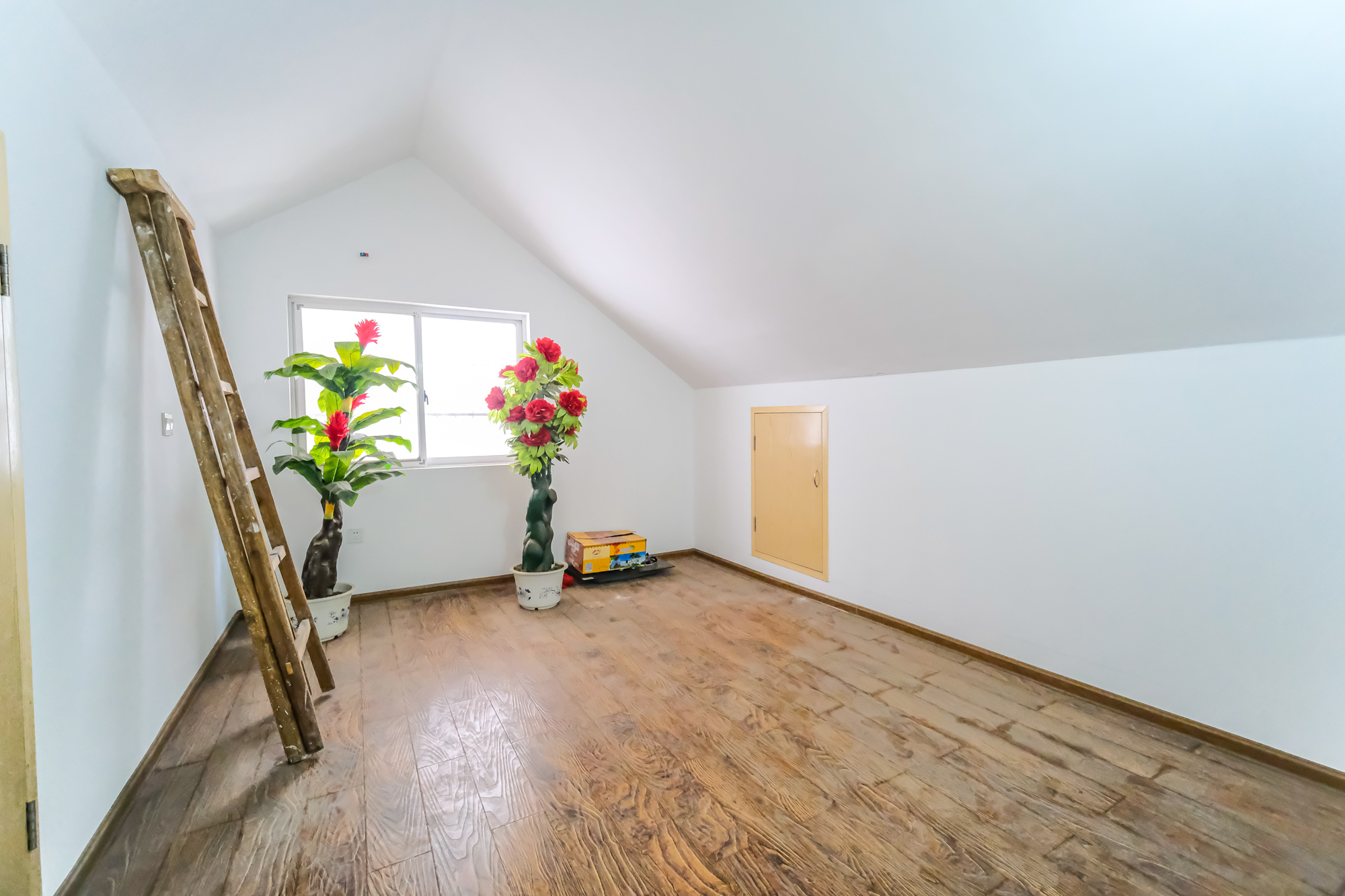 山水湾 3室2厅2卫 81.00万 山水湾 3室2厅2卫 81.00万其他