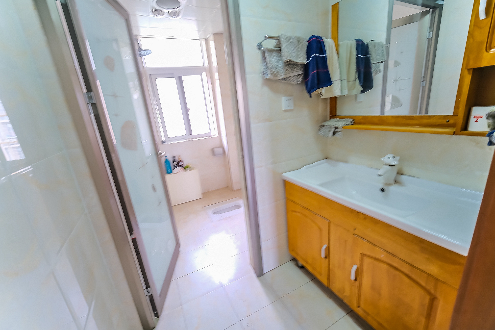 山水湾 3室2厅2卫 81.00万 山水湾 3室2厅2卫 81.00万卫生间