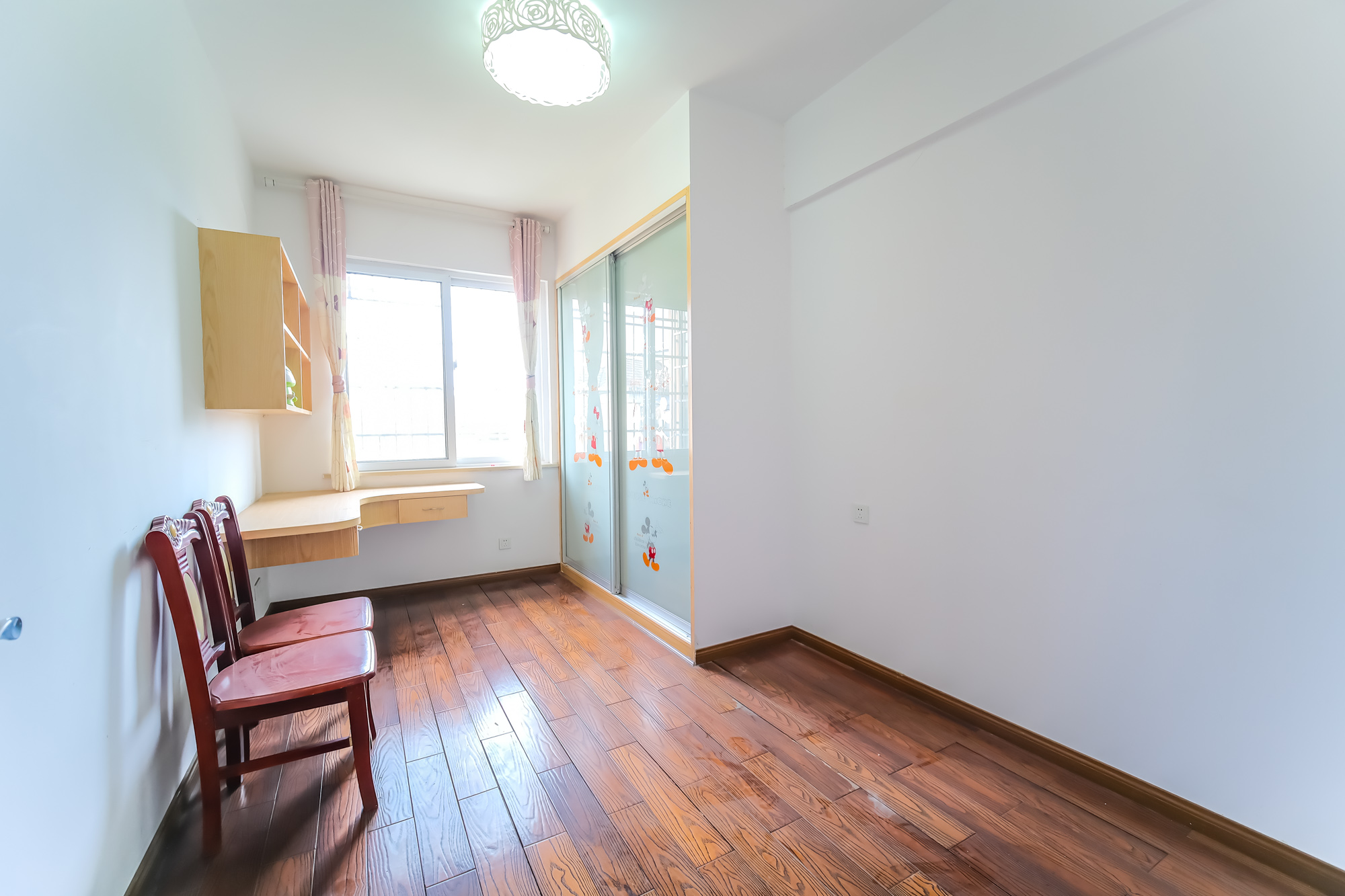 山水湾 3室2厅2卫 81.00万 山水湾 3室2厅2卫 81.00万卧室