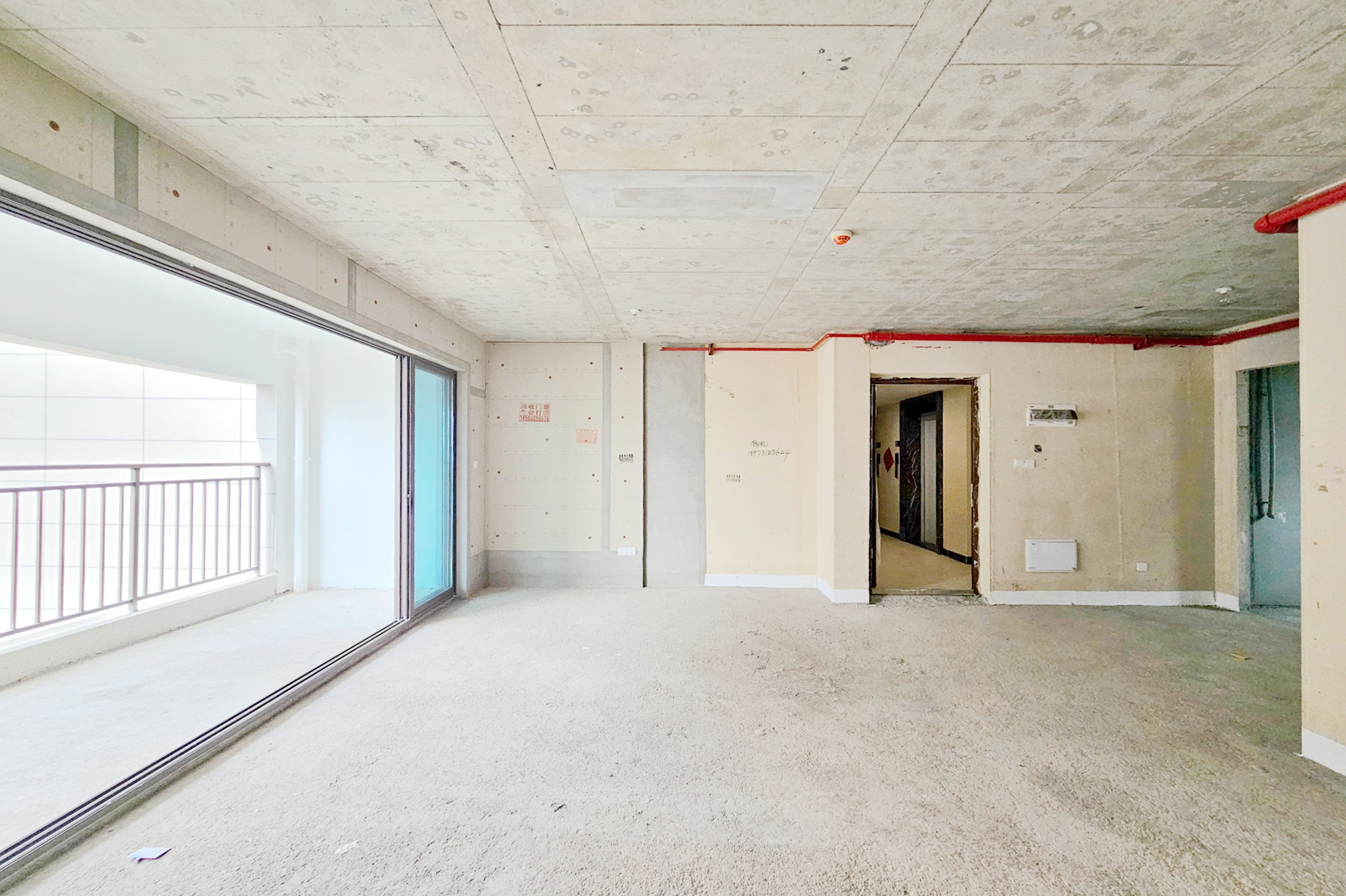 阳光城尚东湾嘉林苑 3室2厅2卫 100.0万 阳光城尚东湾嘉林苑 3室2厅2卫 100.0万客厅