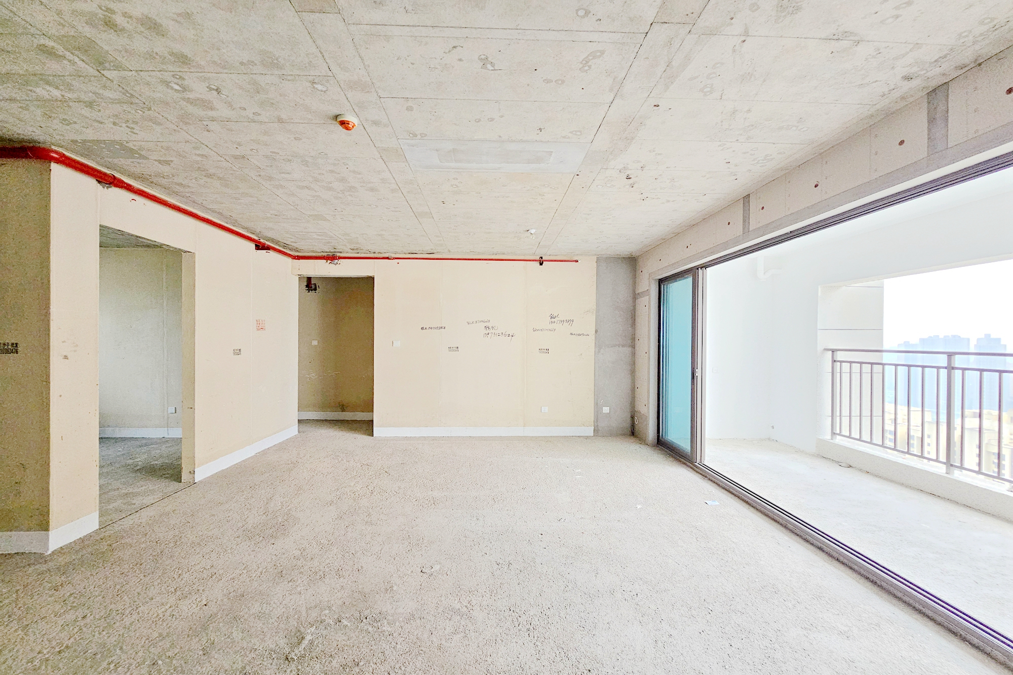 阳光城尚东湾嘉林苑 3室2厅2卫 100.0万 阳光城尚东湾嘉林苑 3室2厅2卫 100.0万客厅