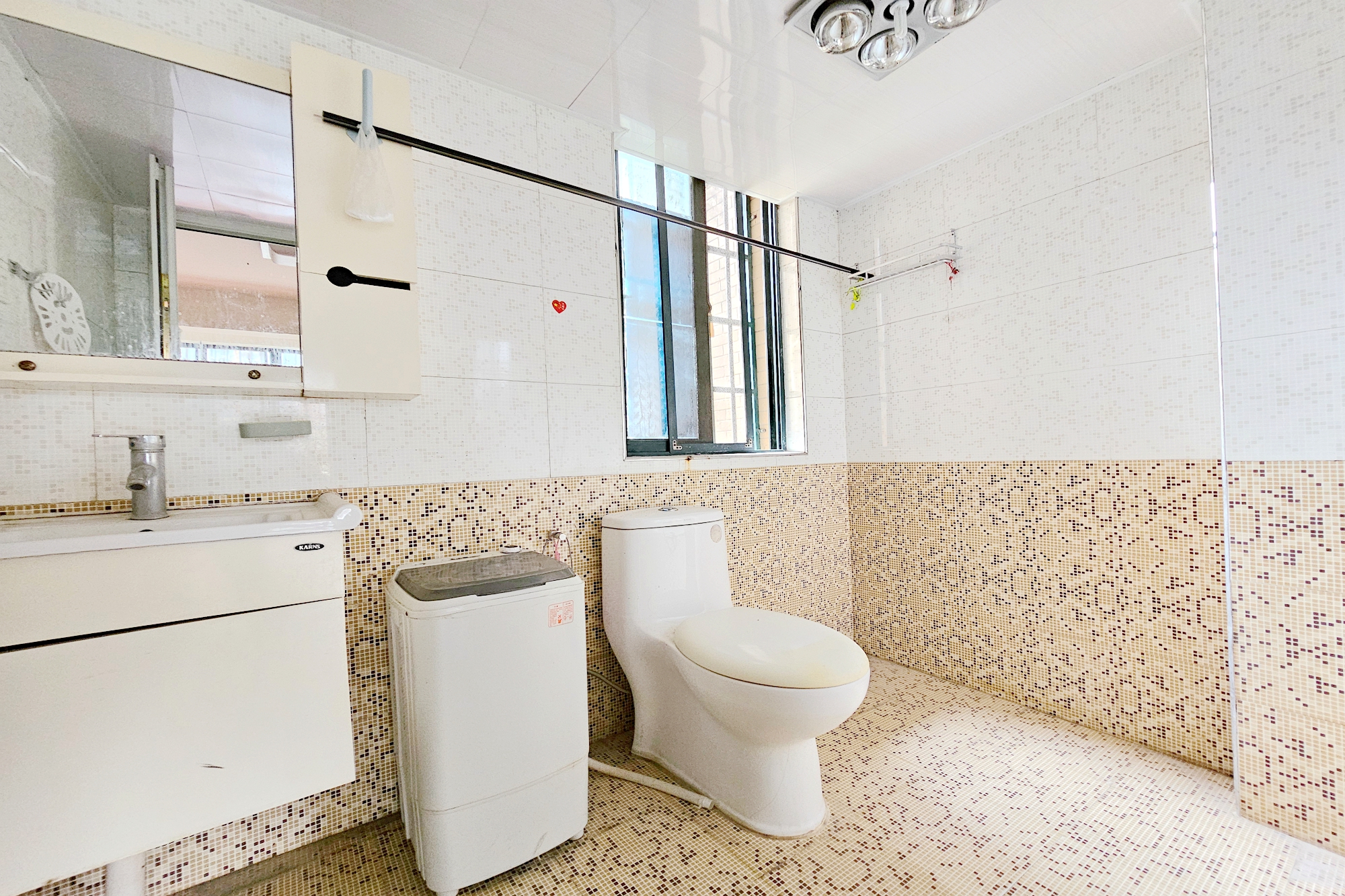 东玺门  3室2厅1卫    88.0万 东玺门  3室2厅1卫    88.0万卫生间